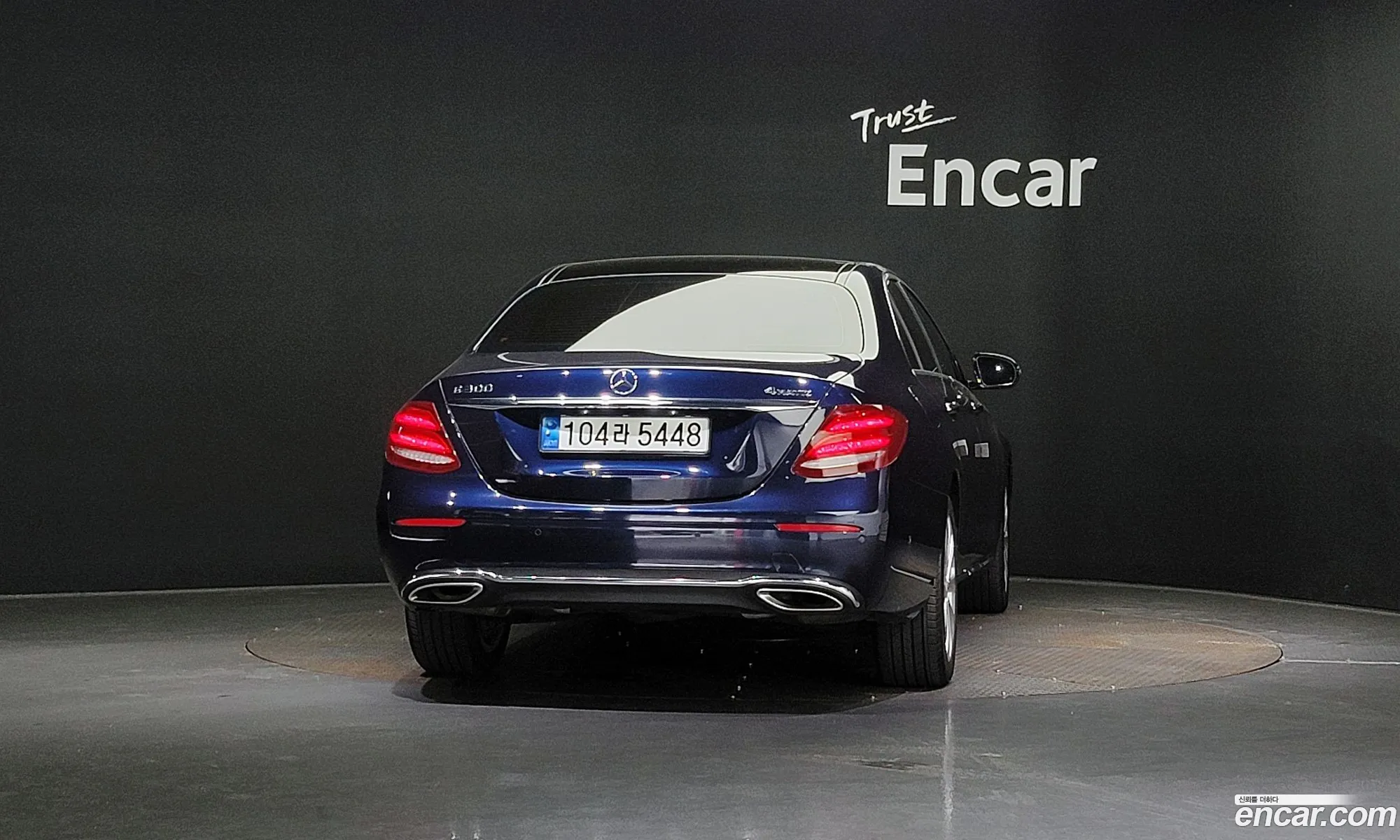Mercedes-Benz E-Klasse E300 4Matic Exclusive 2017 - фотография 18679071