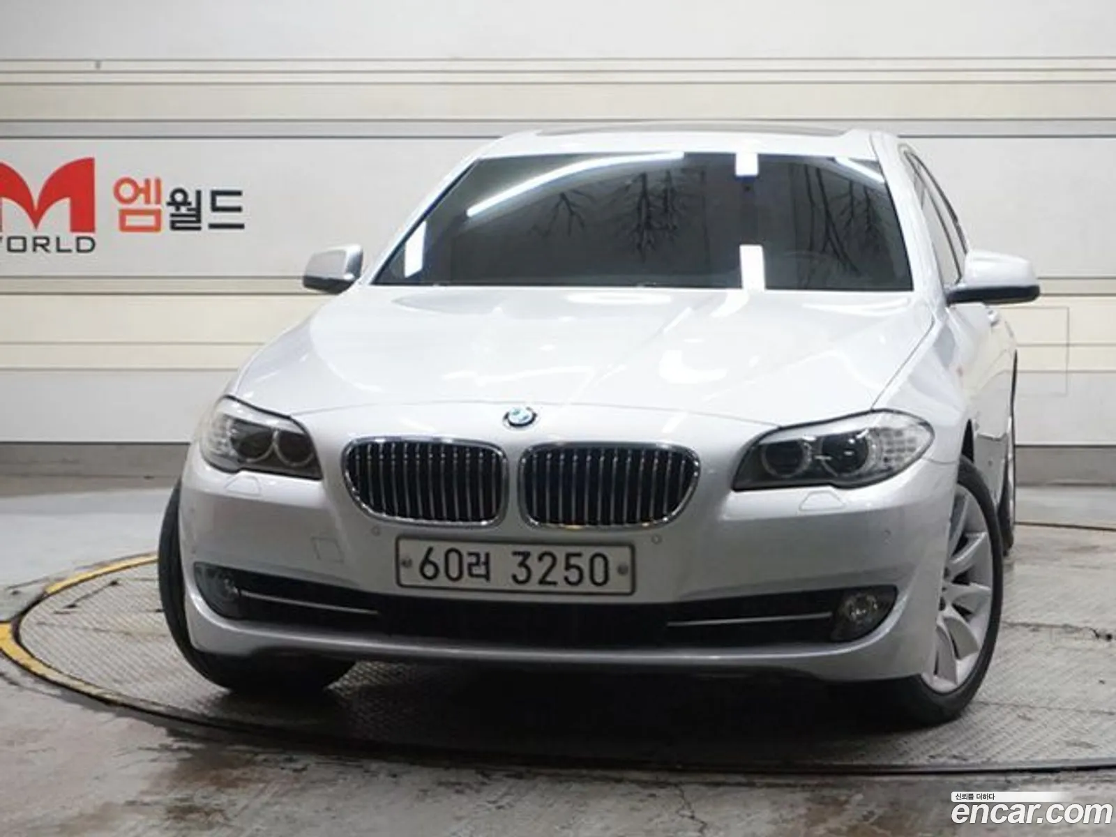 BMW 5 Series F10 528I xDrive - фотография 16390995