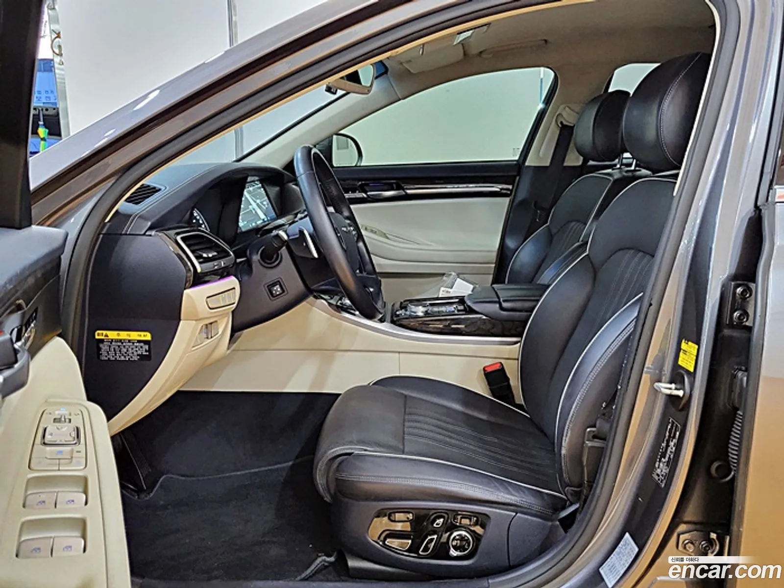 Genesis G90 I 33 T-Gdi Awd 2016 - фотография 160947