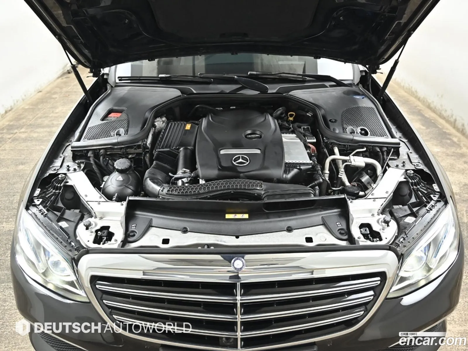Mercedes-Benz E-Klasse E300 Exclusive 2017 - фотография 18698815