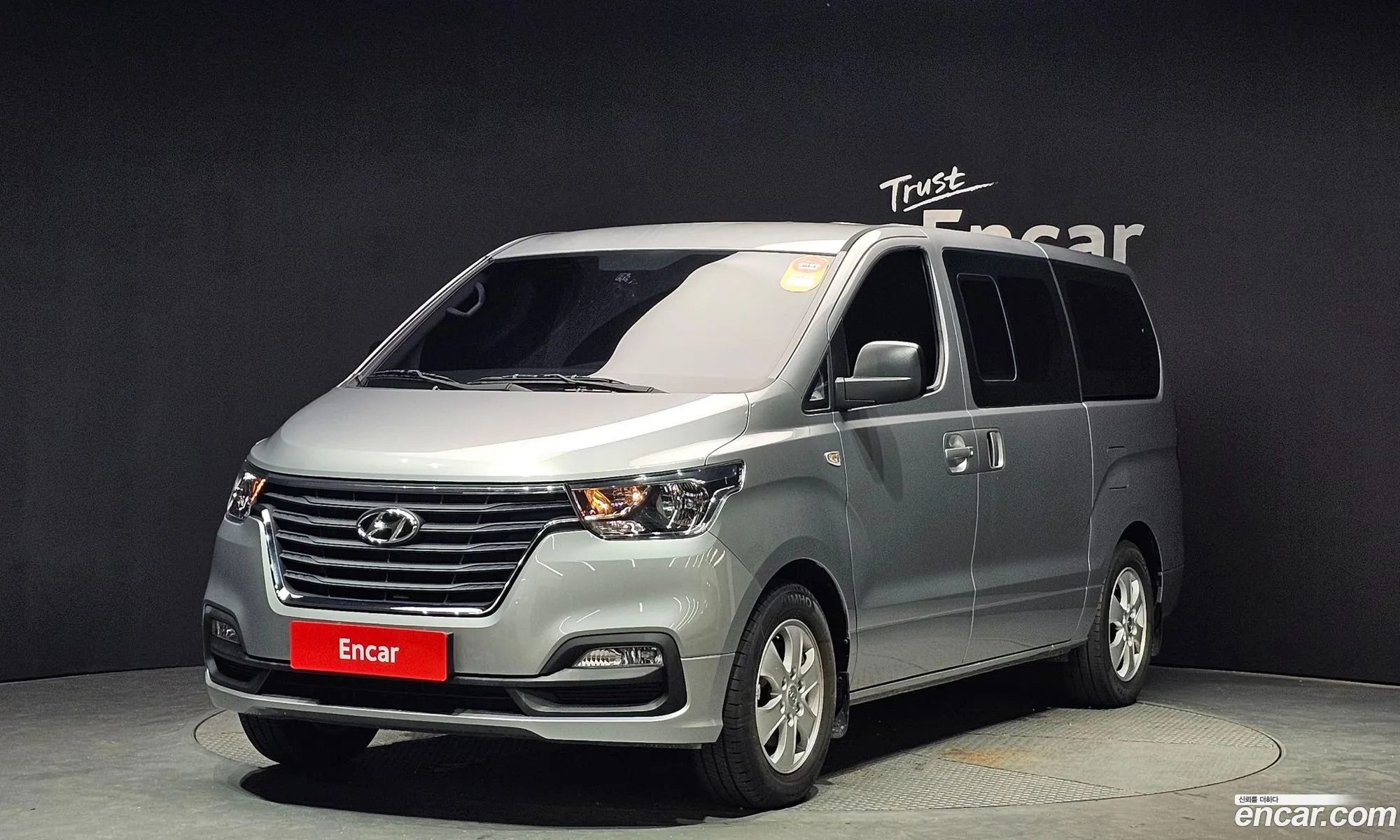 Hyundai Starex Wagon 12-Seater 2020 - фотография 13674144