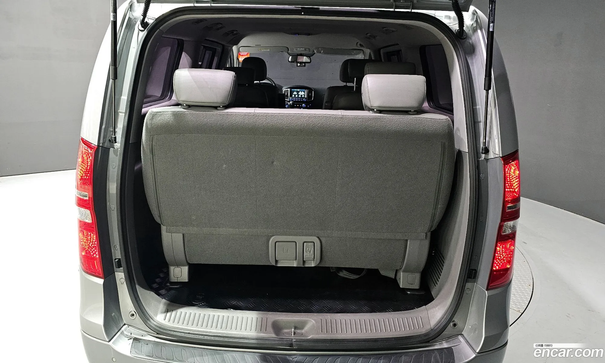 Hyundai Starex Wagon 12-Seater 2020 - фотография 13674145