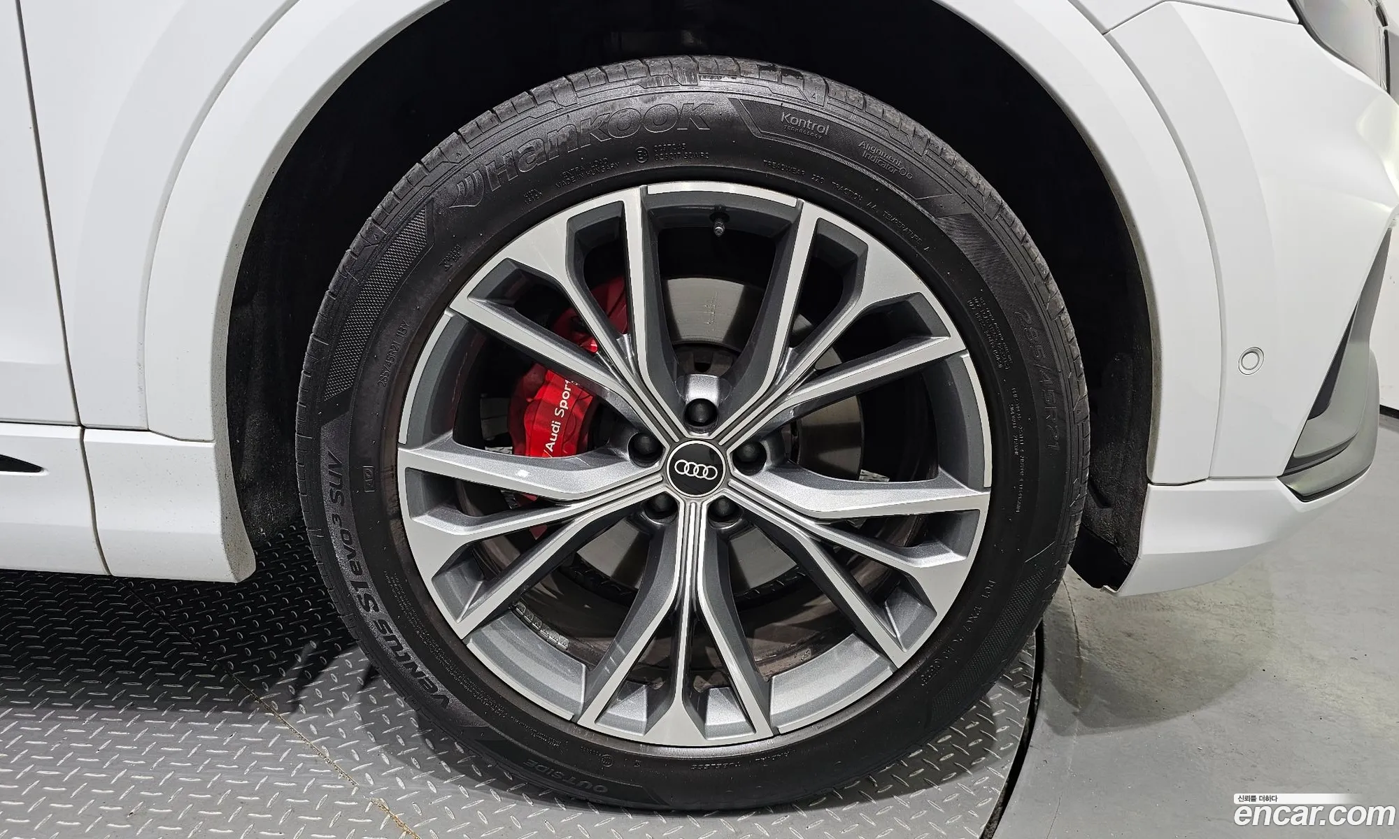 Audi Q8 I 50 Tdi Quattro Premium 2021 - фотография 8619219