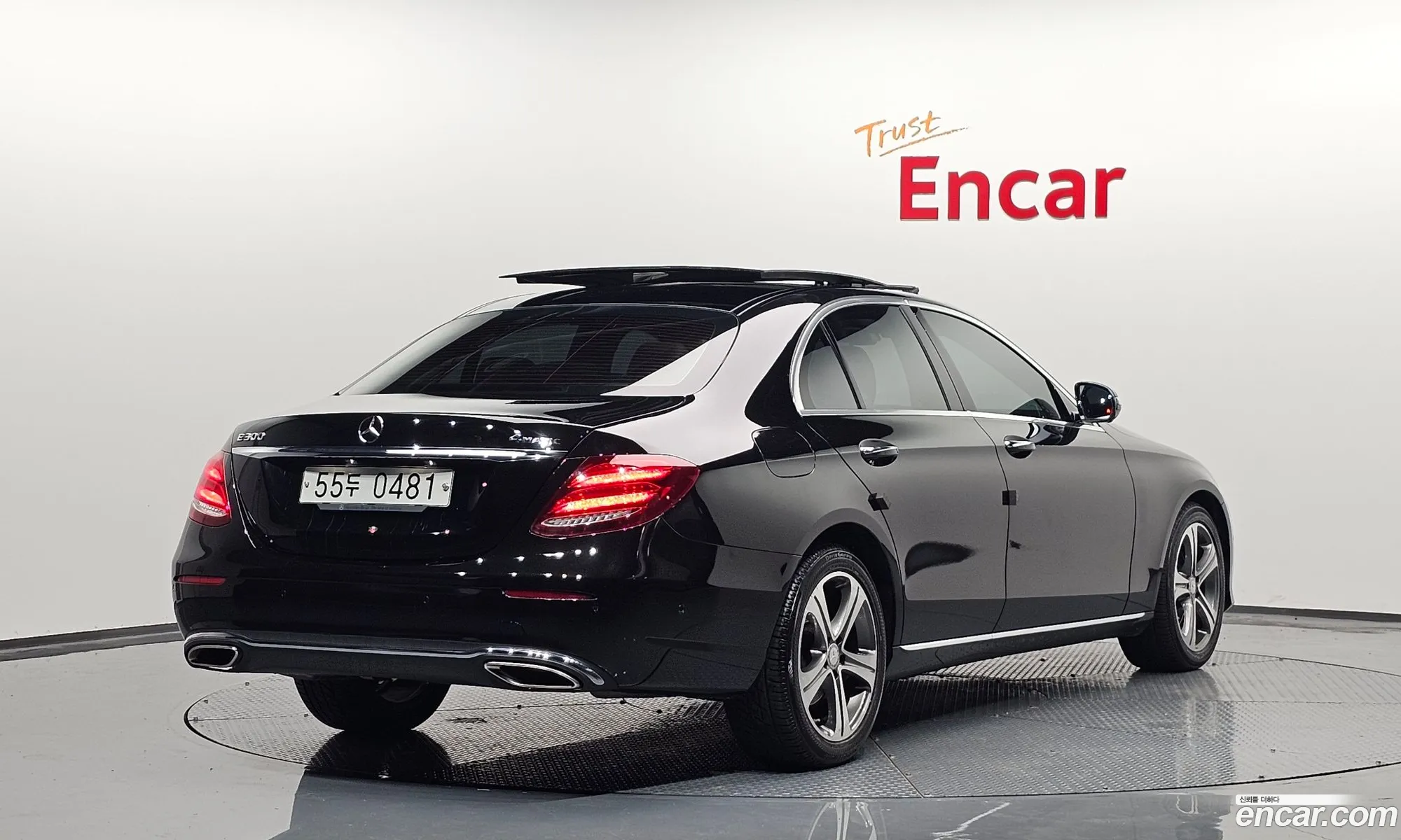 Mercedes-Benz E-Klasse E300 4Matic Avant Garde 2017 - фотография 16401472