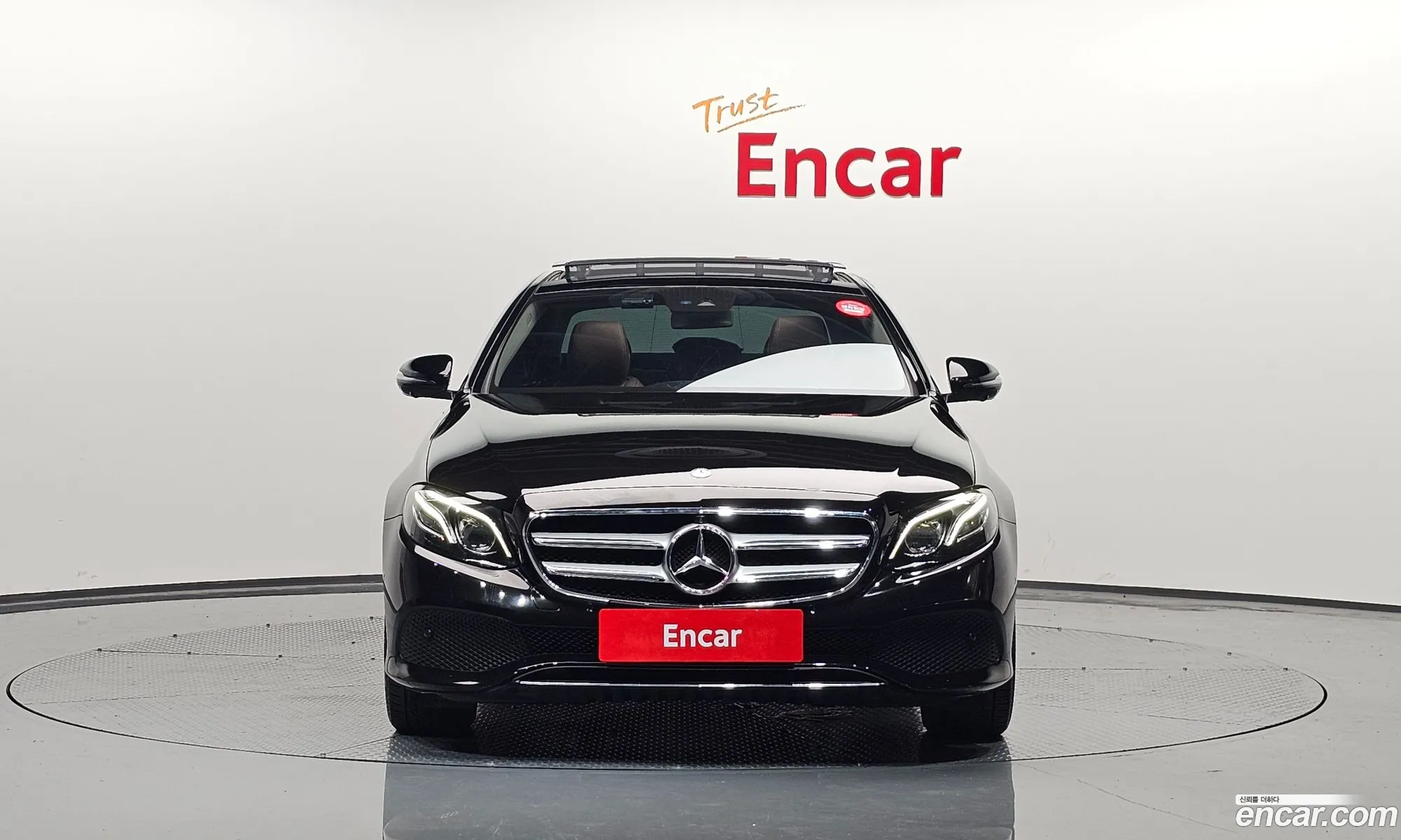 Mercedes-Benz E-Klasse E300 4Matic Avant Garde 2017 - фотография 16401473