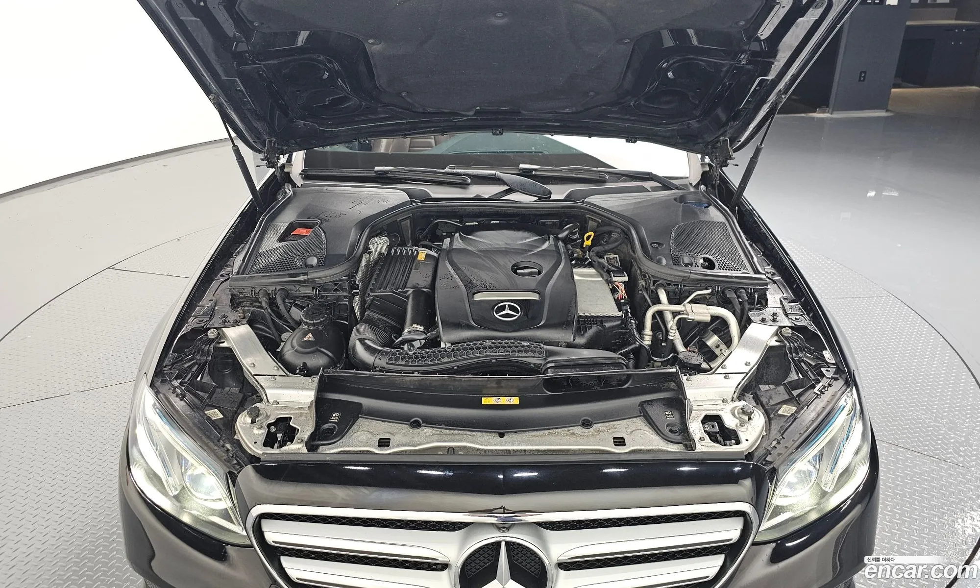 Mercedes-Benz E-Klasse E300 4Matic Avant Garde 2017 - фотография 16401476
