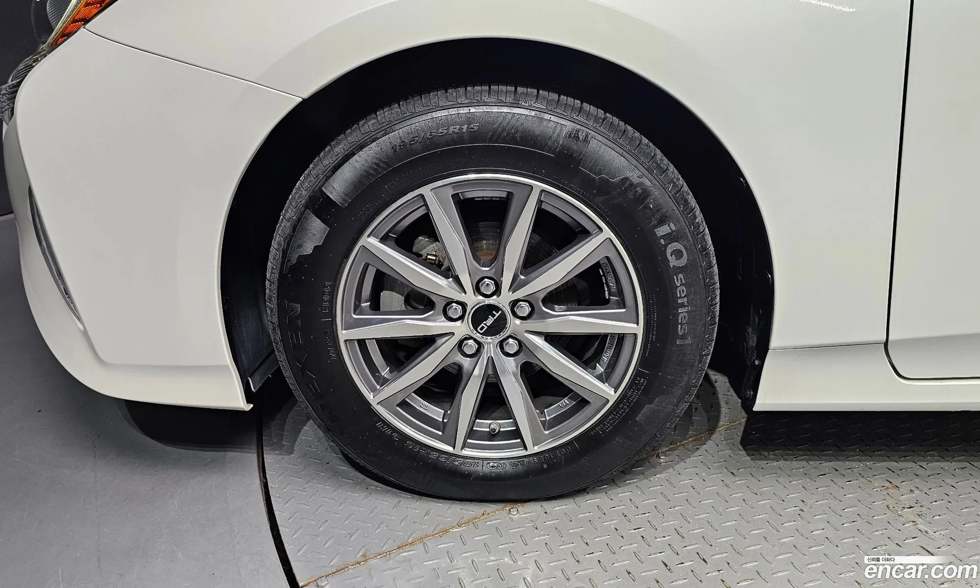 Toyota Prius Iv Xw50 18E 2018 - фотография 14852143