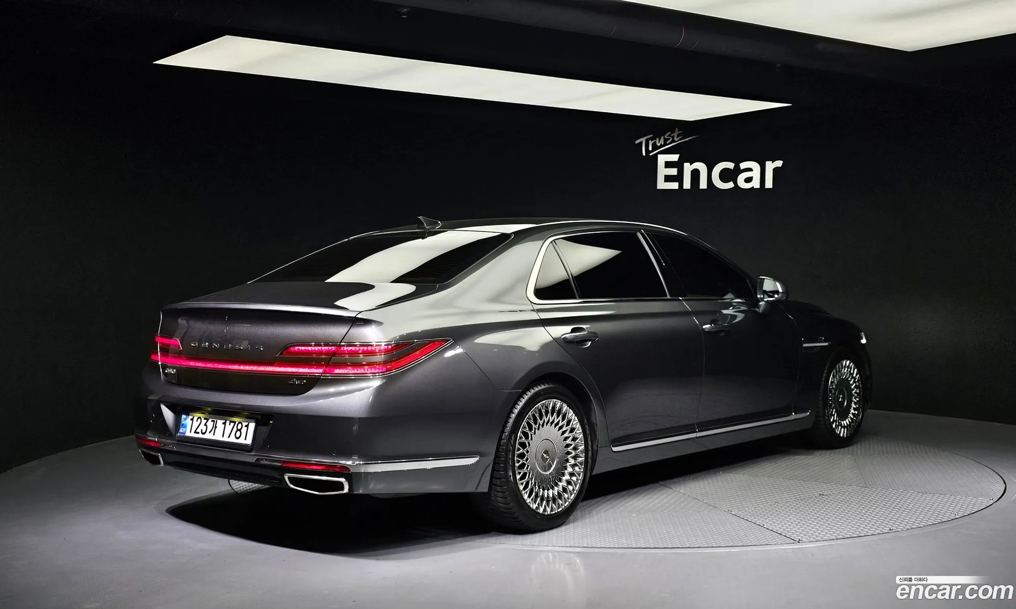 Genesis G90 I 38 Awd 2021 - фотография 1335231