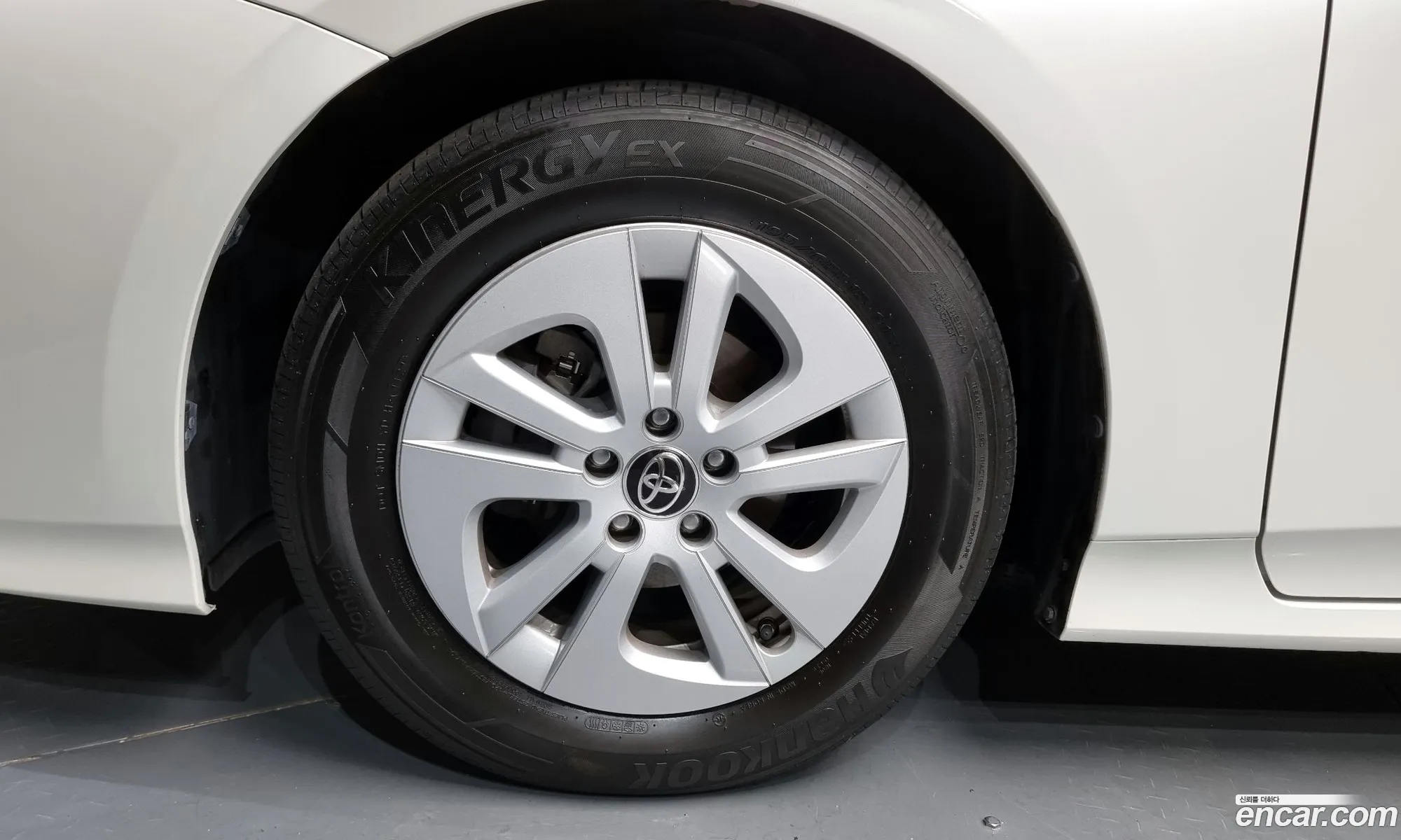 Toyota Prius Iv Xw50 18E 2016 - фотография 14836849