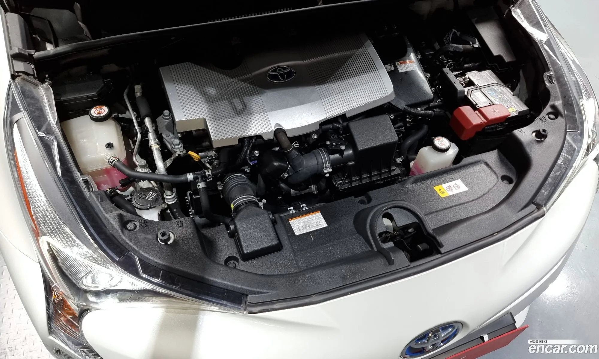 Toyota Prius Iv Xw50 18E 2016 - фотография 14836850