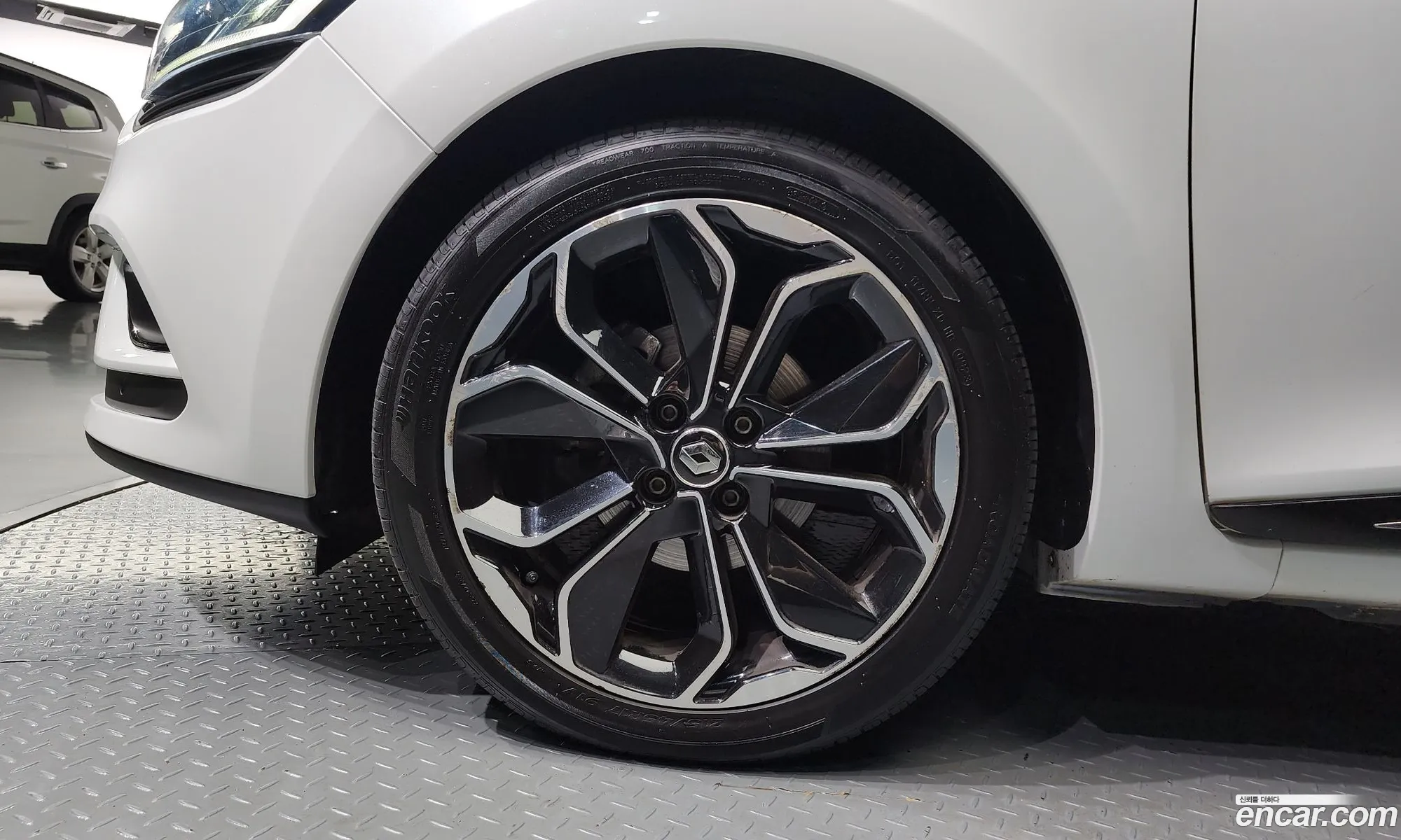 Renault Samsung Clio Intense Panoramic 2019 - фотография 2718728