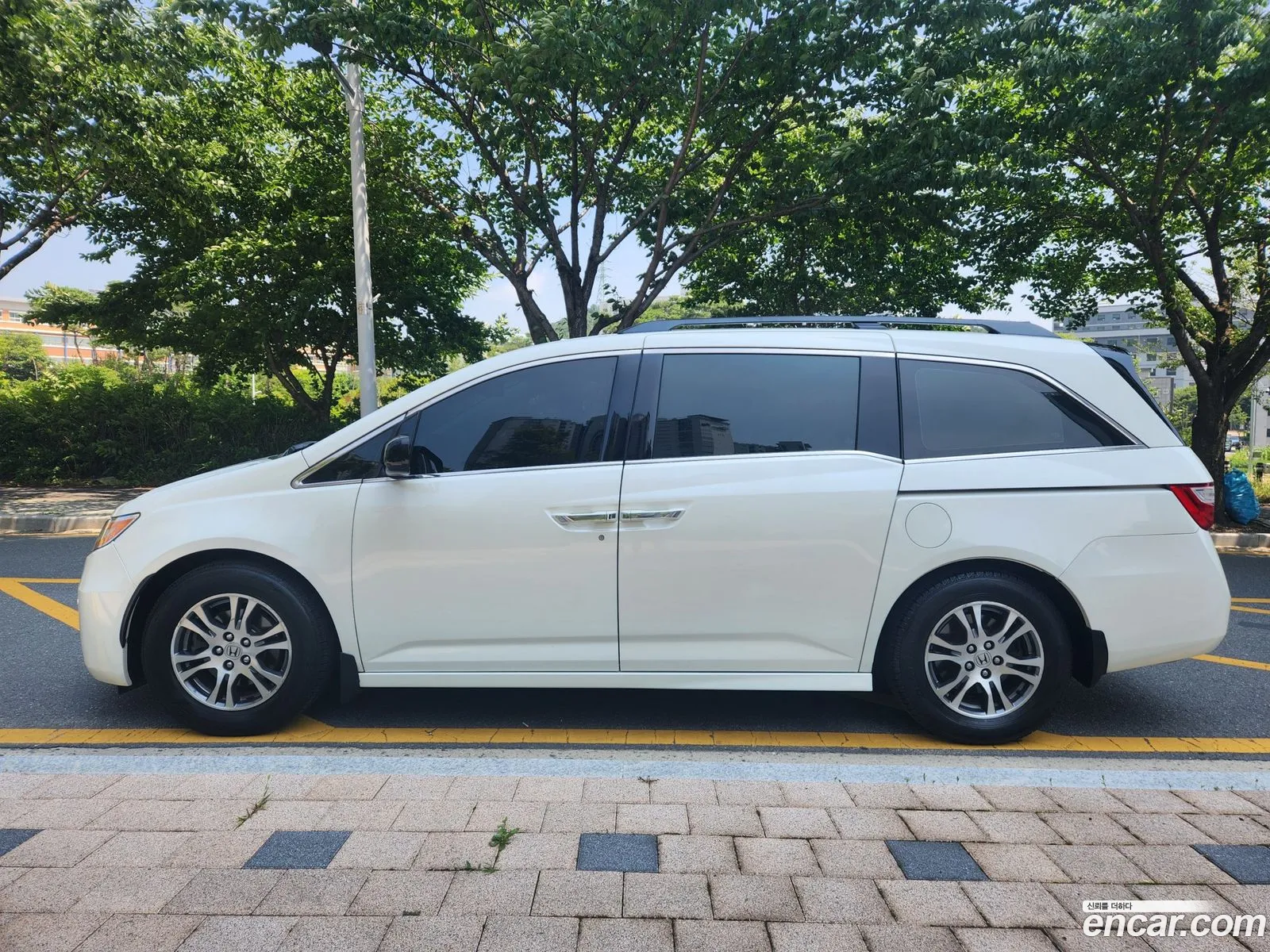 Honda Odyssey 35 2013 - фотография 12676289