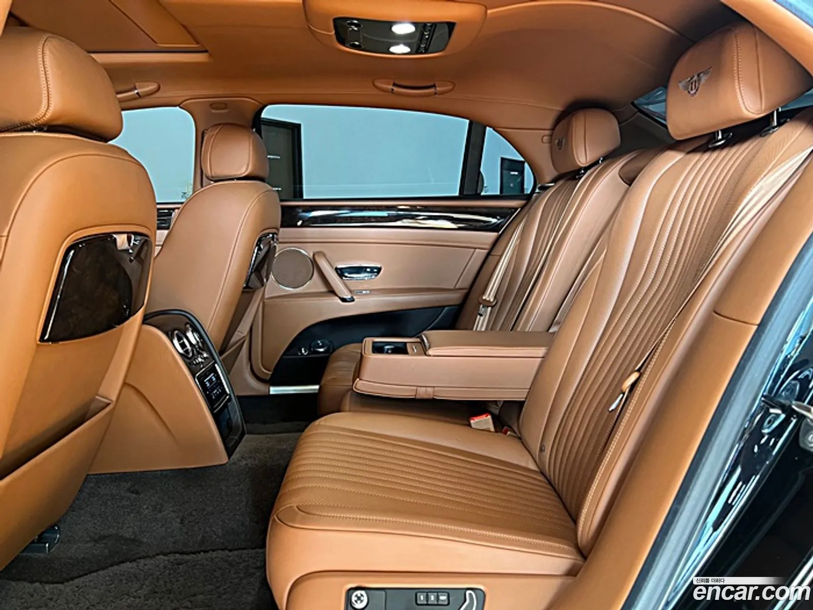 Bentley Flying Spur 40 2018 - фотография 4169690