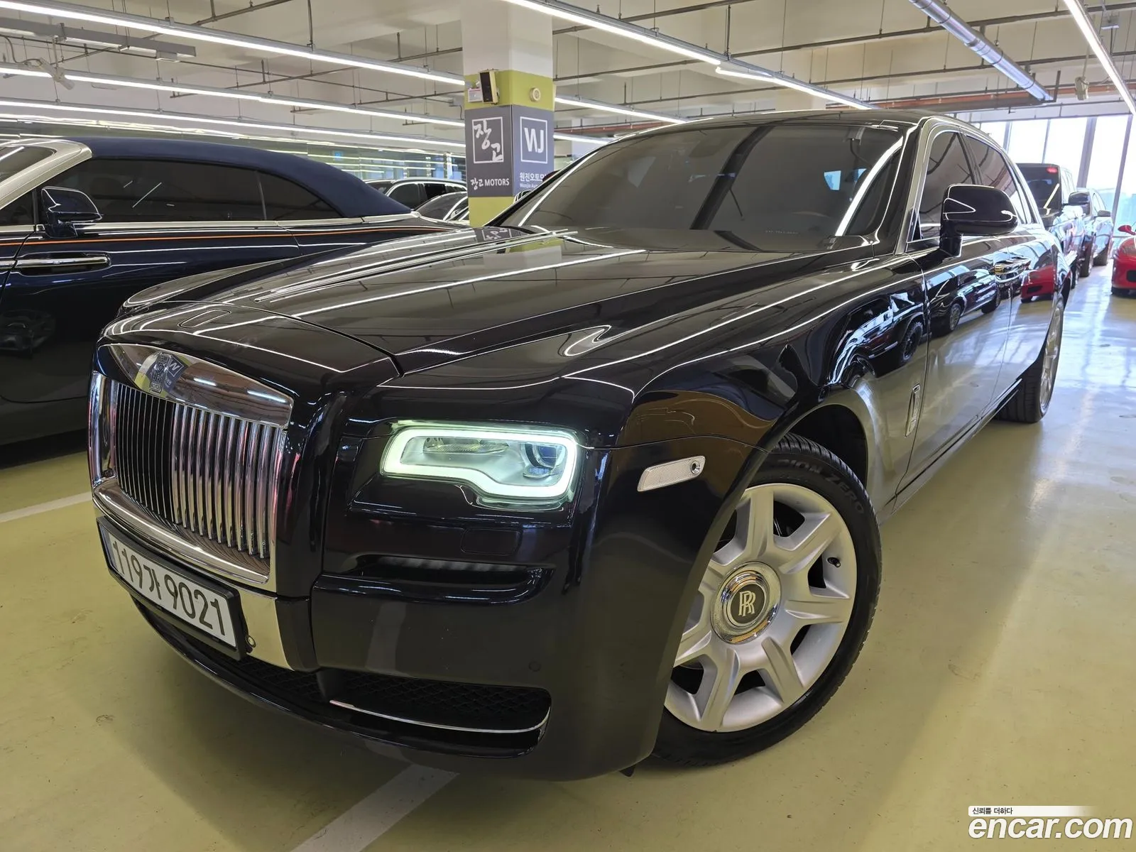 Rolls-Royce Ghost 66 Ewb V12 2016 - фотография 3927156