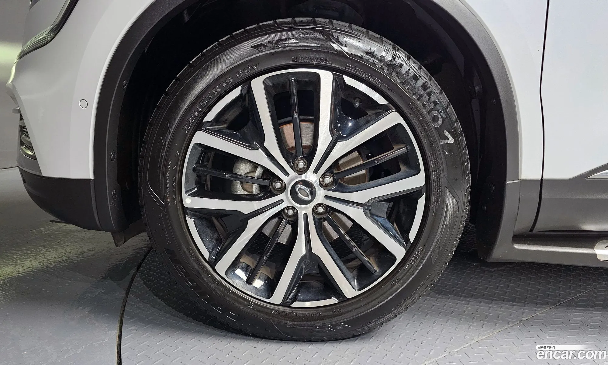 Renault Samsung Qm6 20 Lpe Re Signature 2Wd 2023 - фотография 927752