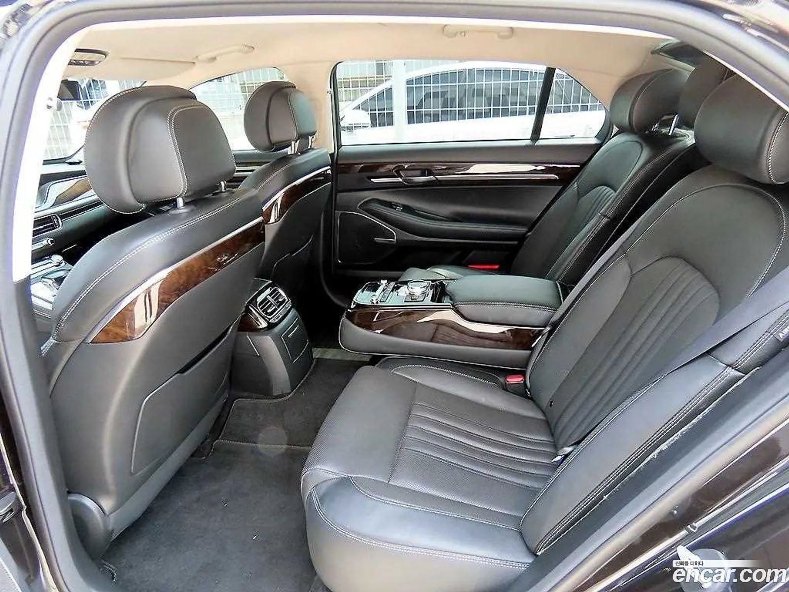 Genesis G90 I 38 Awd 2019 - фотография 1298835