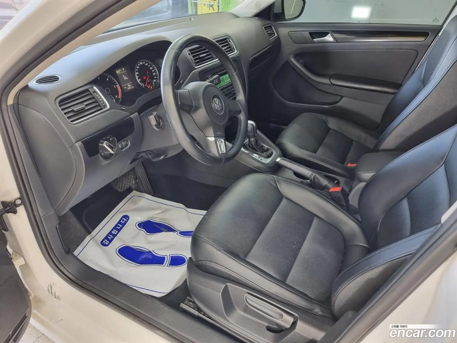 Volkswagen Jetta 16 Tdi Bluemotion 2014 - фотография 6141379