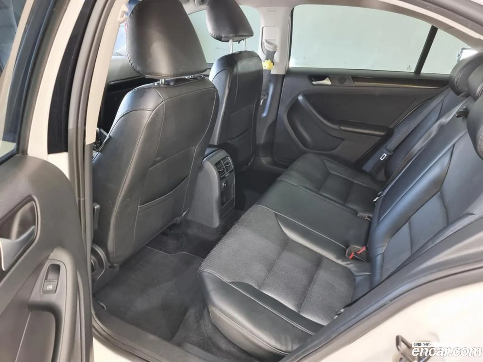 Volkswagen Jetta 16 Tdi Bluemotion 2014 - фотография 6141380