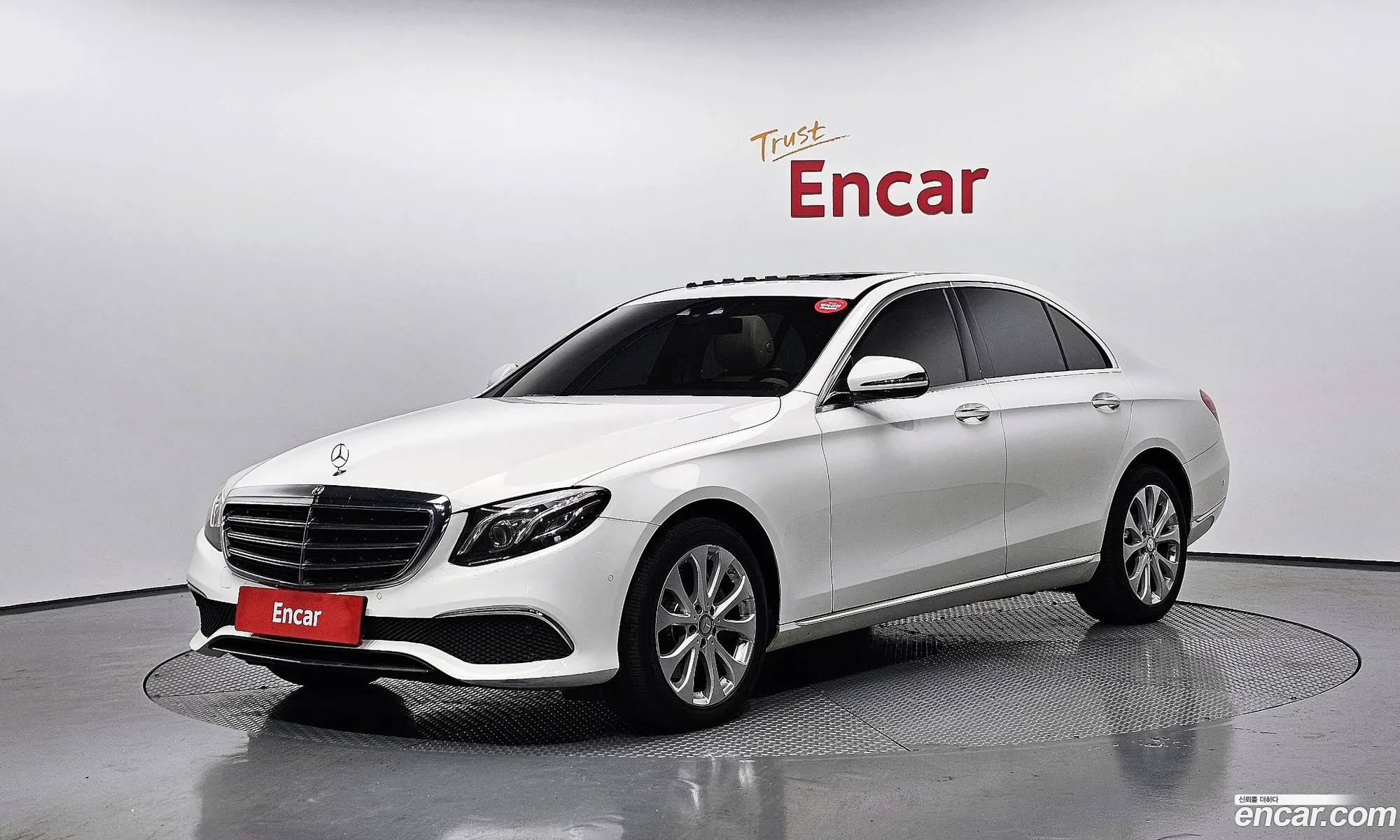 Mercedes-Benz E-Klasse E220D Exclusive 2017 - фотография 16430125