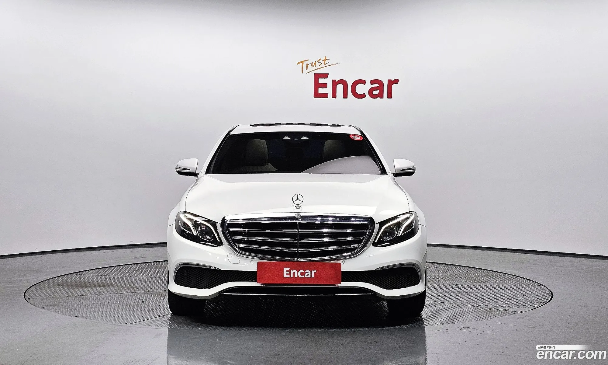 Mercedes-Benz E-Klasse E220D Exclusive 2017 - фотография 16430127