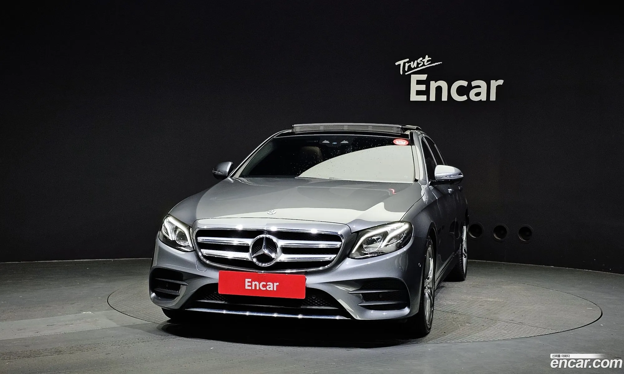 Mercedes-Benz E-Klasse E300 Amg Line 2017 - фотография 16407977