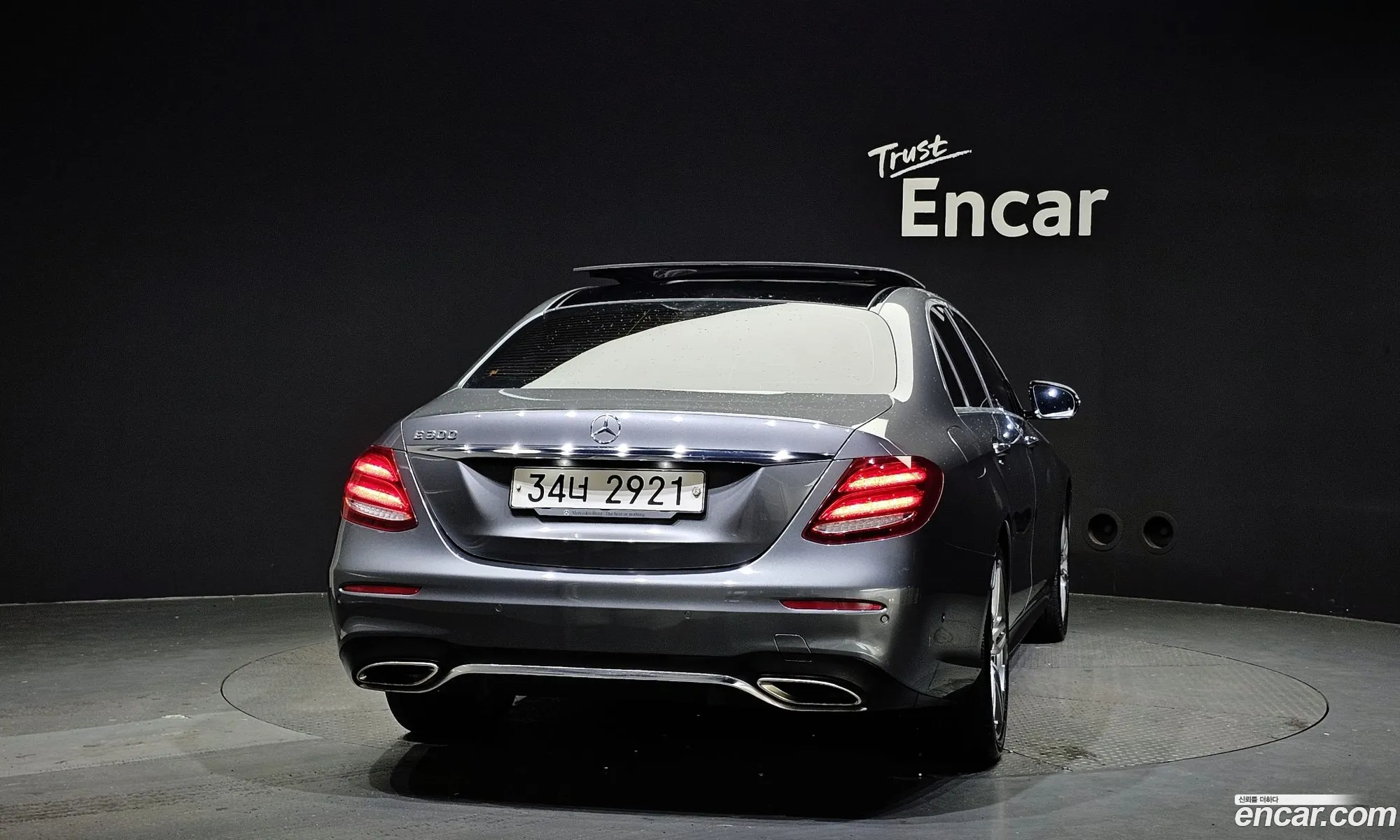 Mercedes-Benz E-Klasse E300 Amg Line 2017 - фотография 16407978