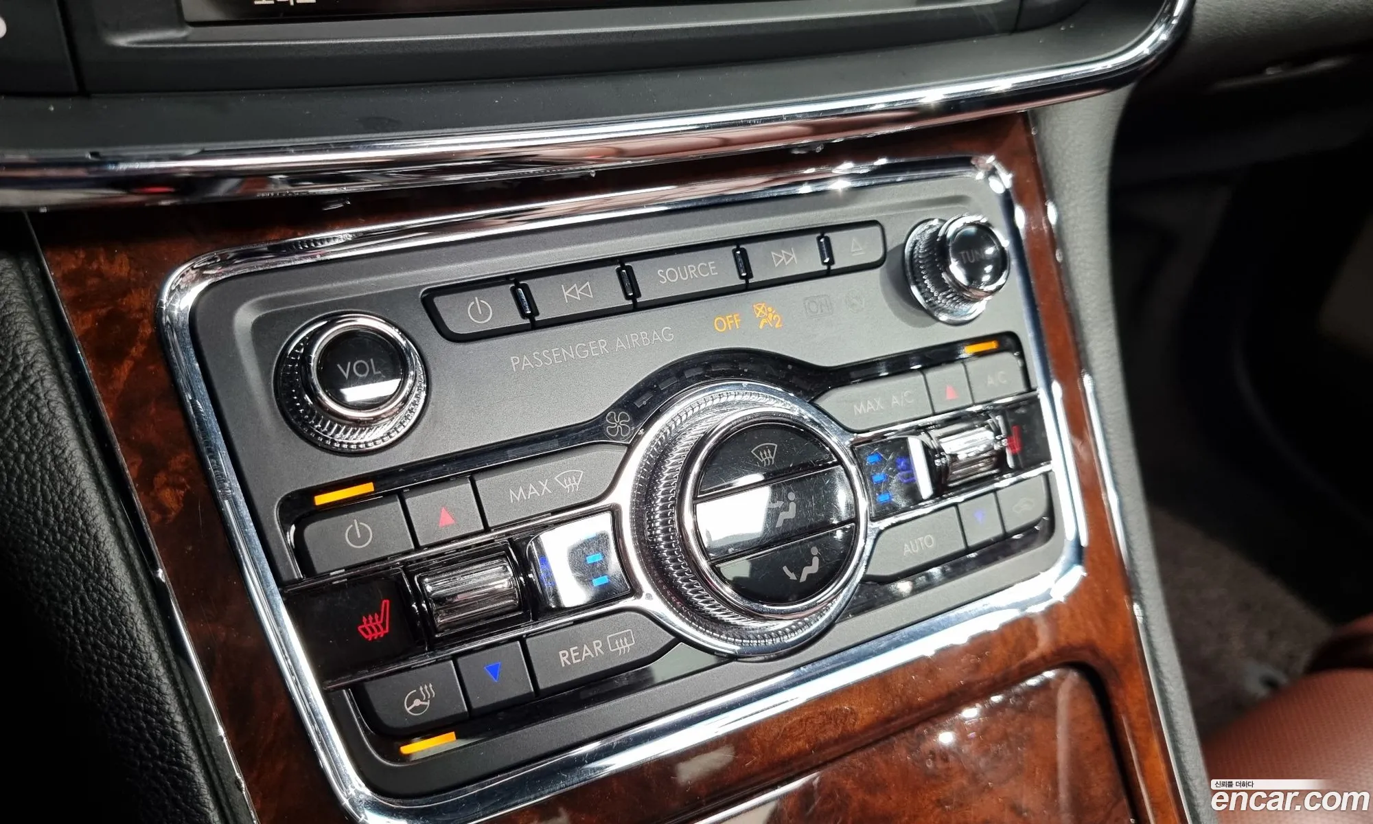 Continental 10Th Generation 30 Awd - фотография 14718837