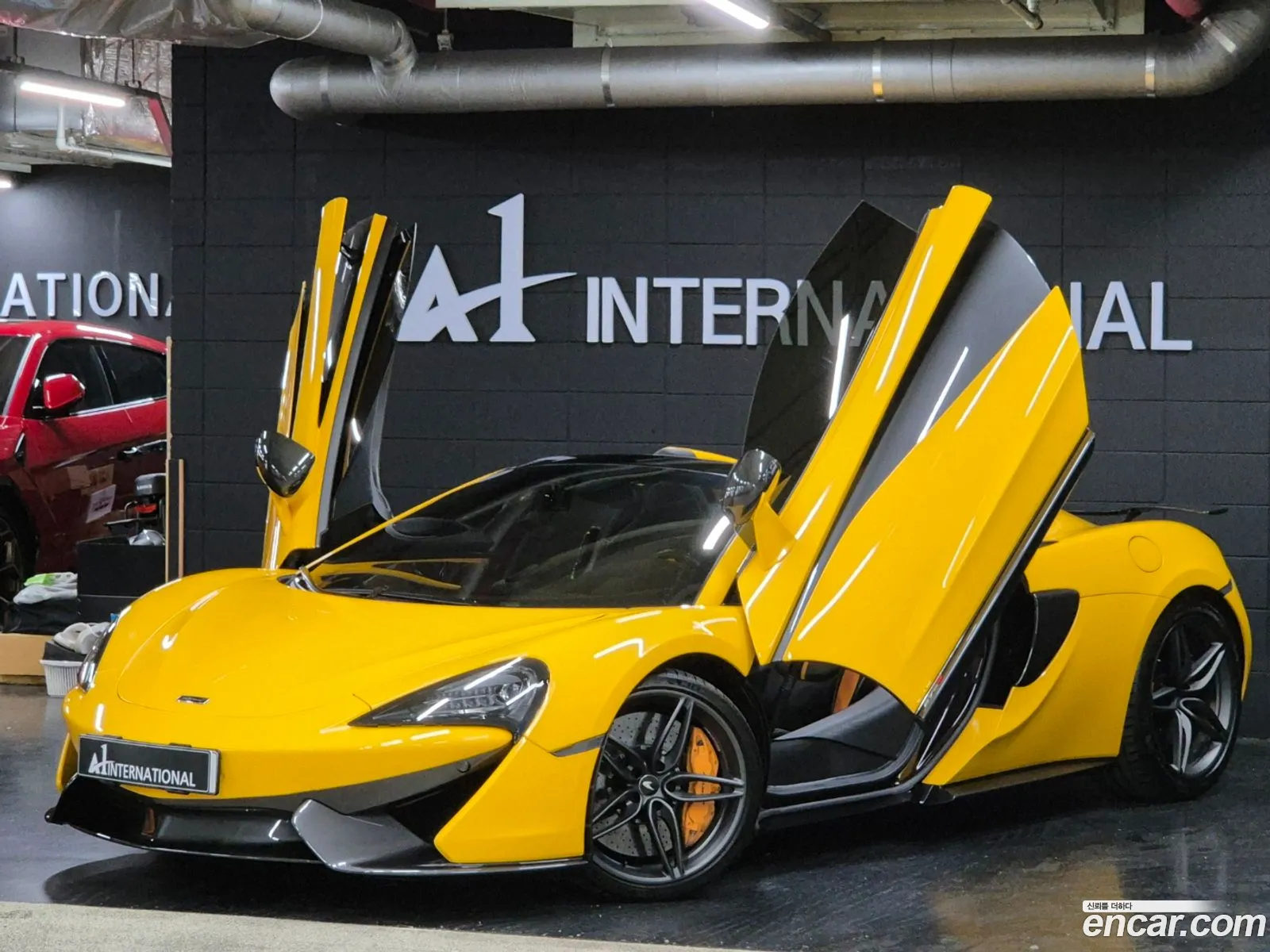 Mclaren 570S 570S 38 Spider 2019 - фотография 11065465