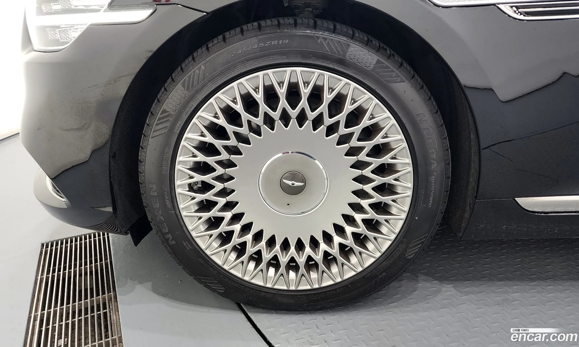 Genesis G90 I 38 Awd 2021 - фотография 1621622