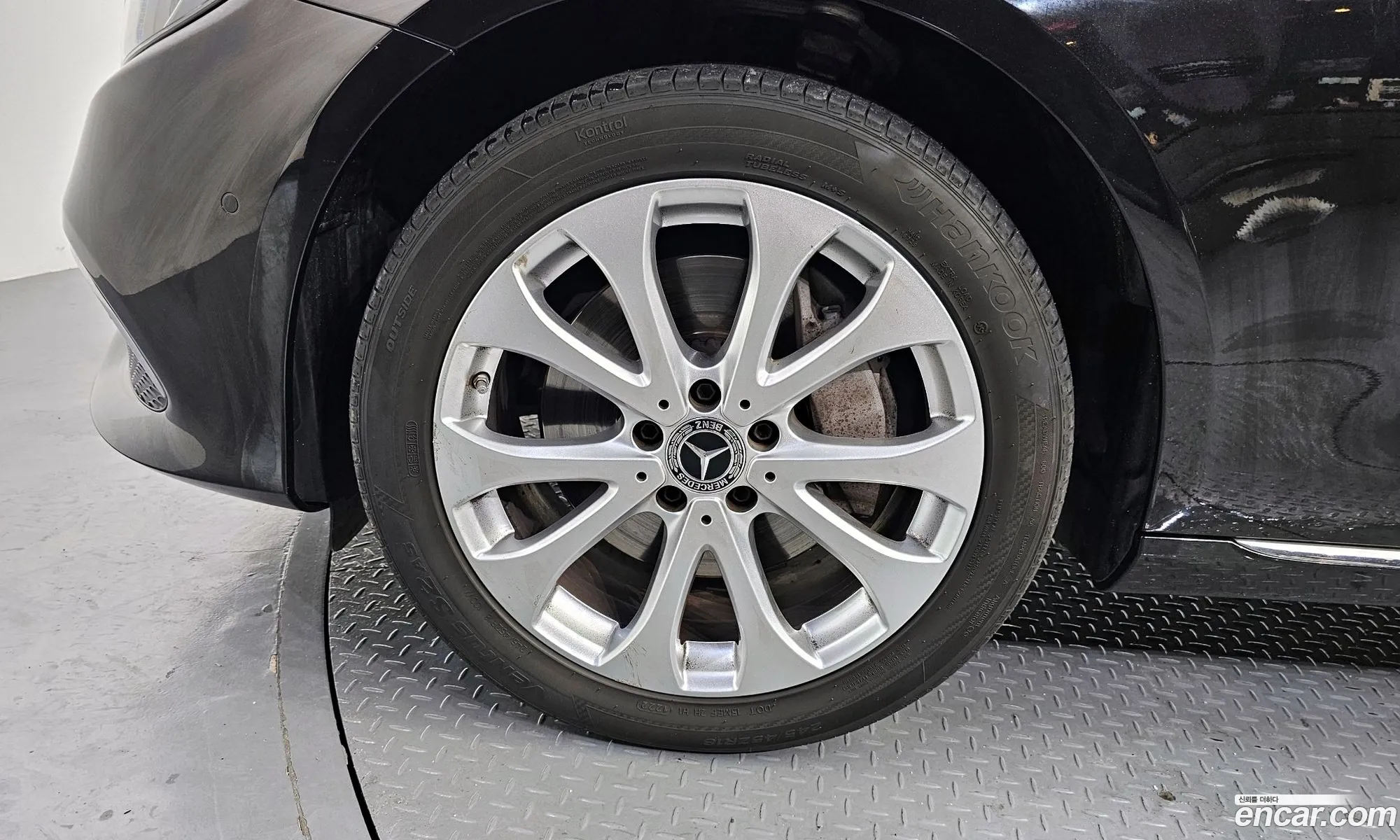 Mercedes-Benz E-Klasse V W213 S213 C238 E300 Exclusive 2019 - фотография 16408003
