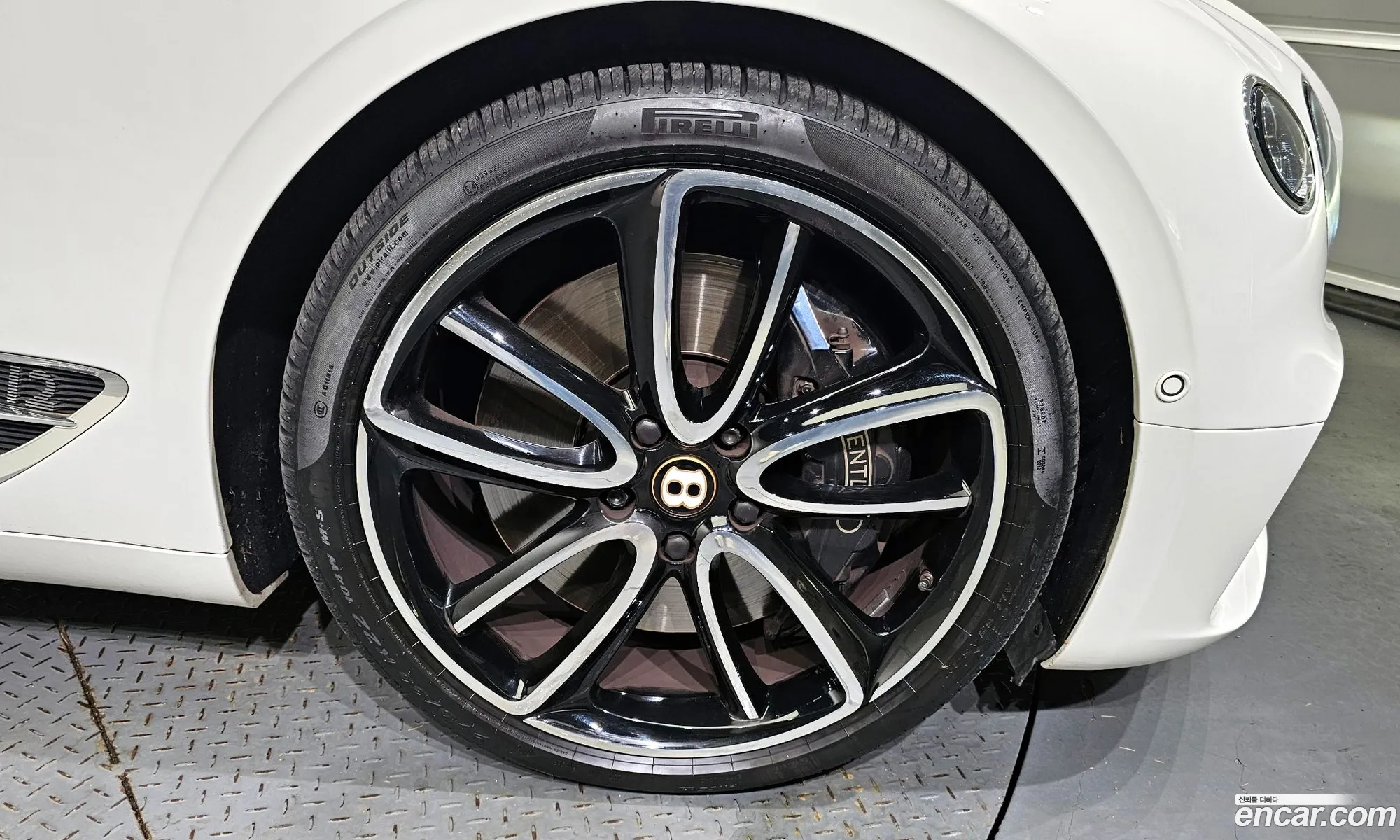 Bentley Continental 60 Gt 2020 - фотография 4159664