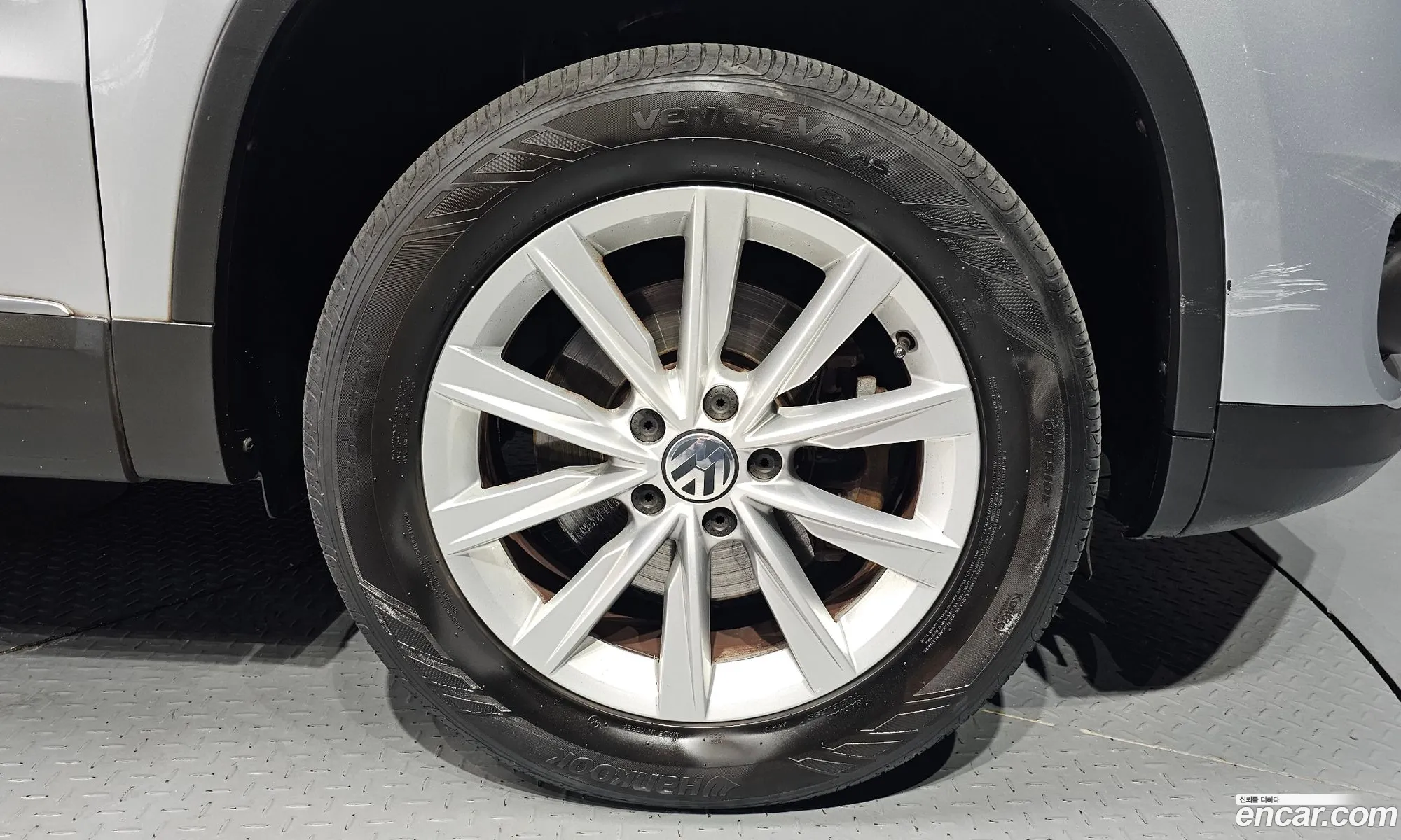 Volkswagen Tiguan I 20 Tdi Comfort 2014 - фотография 6141391