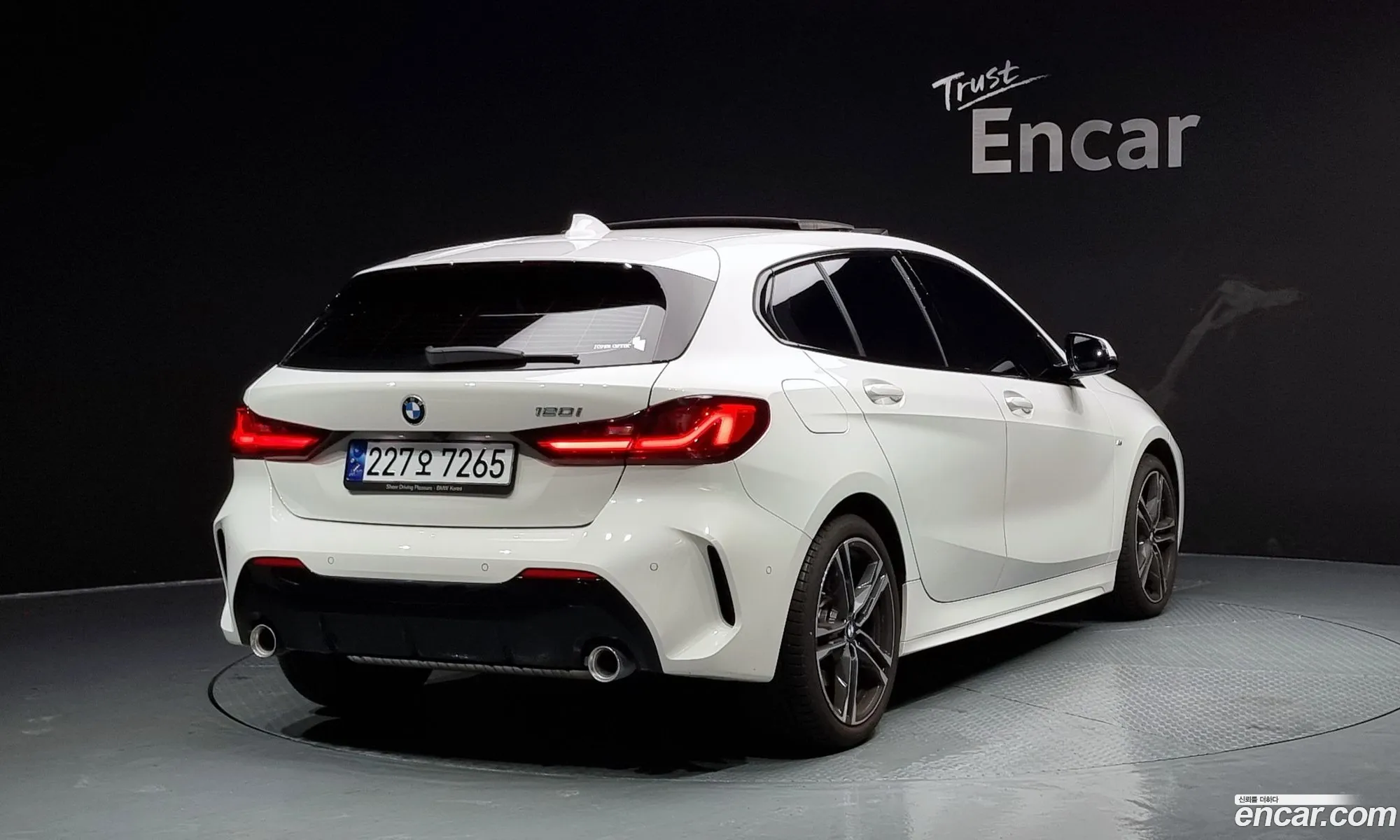 BMW 1Er 120I M Sports 2023 - фотография 12546351