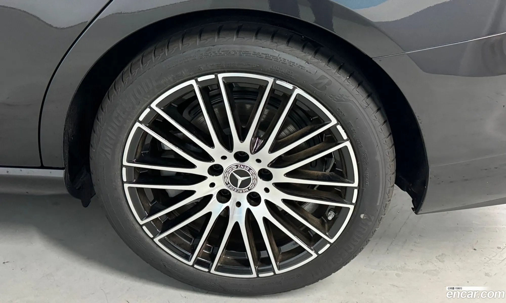Mercedes-Benz C-Klasse C300 4Matic Avant Garde 2024 - фотография 16401512