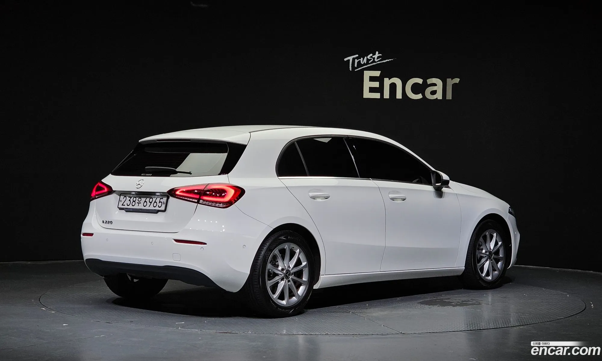 Mercedes-Benz A-Klasse Iv W177 A220 Hatchback 2019 - фотография 16391751