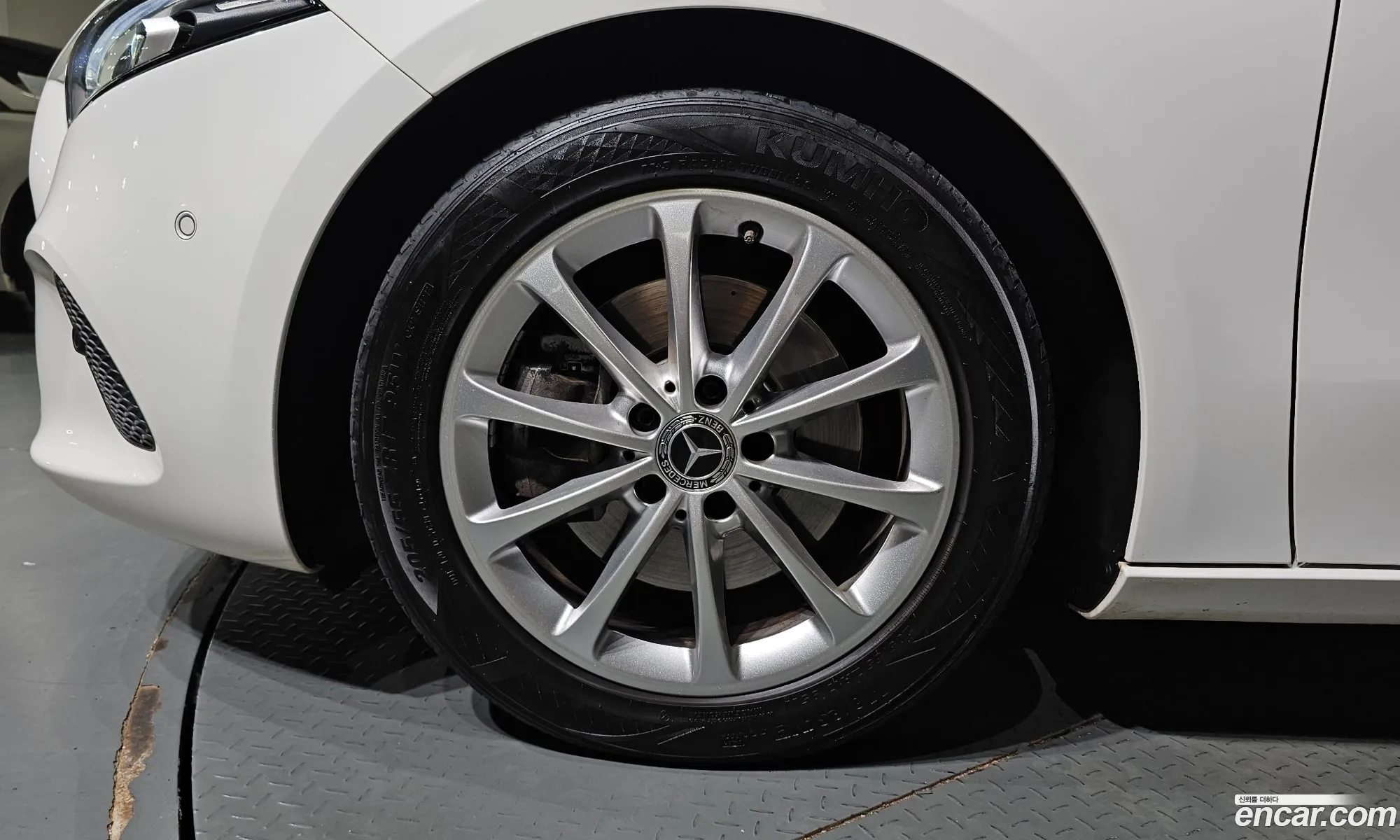 Mercedes-Benz A-Klasse Iv W177 A220 Hatchback 2019 - фотография 16391754