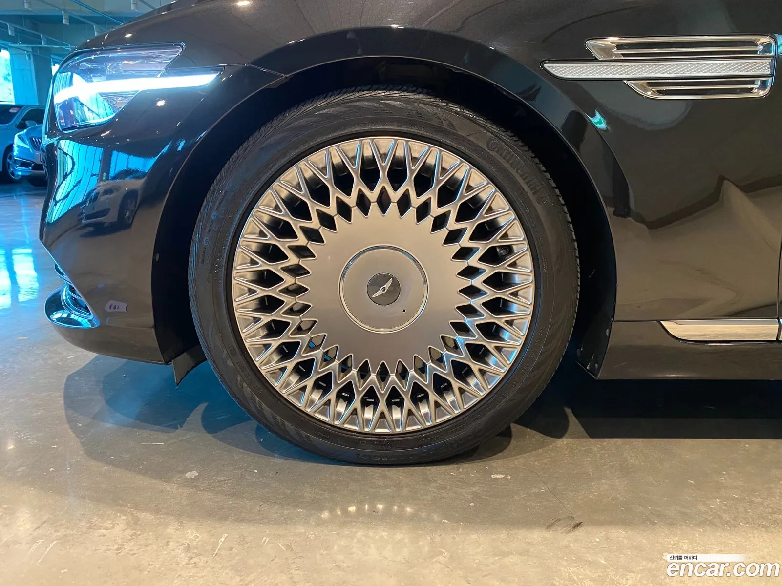 Genesis G90 I 50 Awd 2019 - фотография 1309832