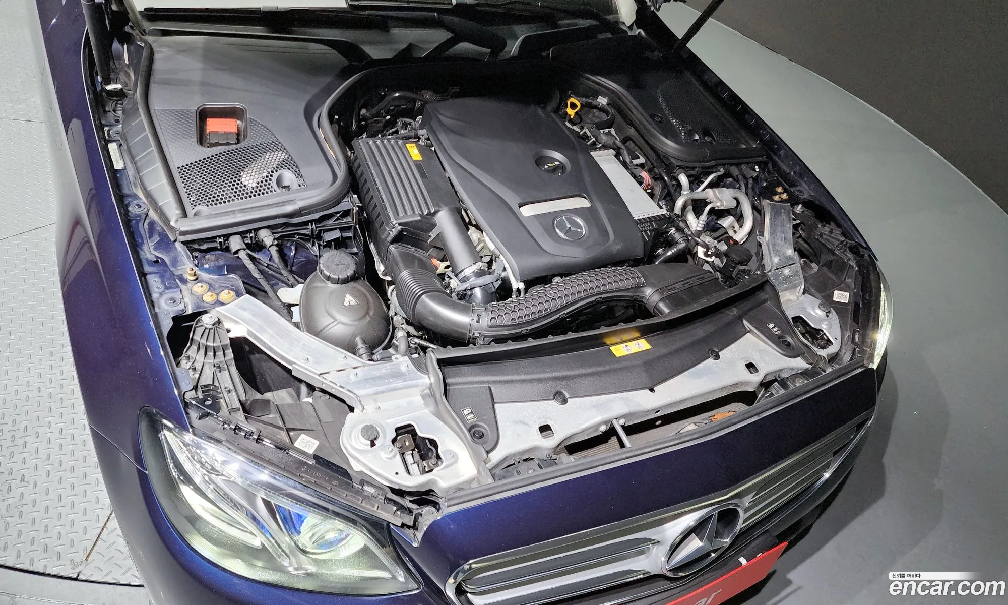 Mercedes E-Class W213 E300 4Matic Avant Garde - фотография 18762356