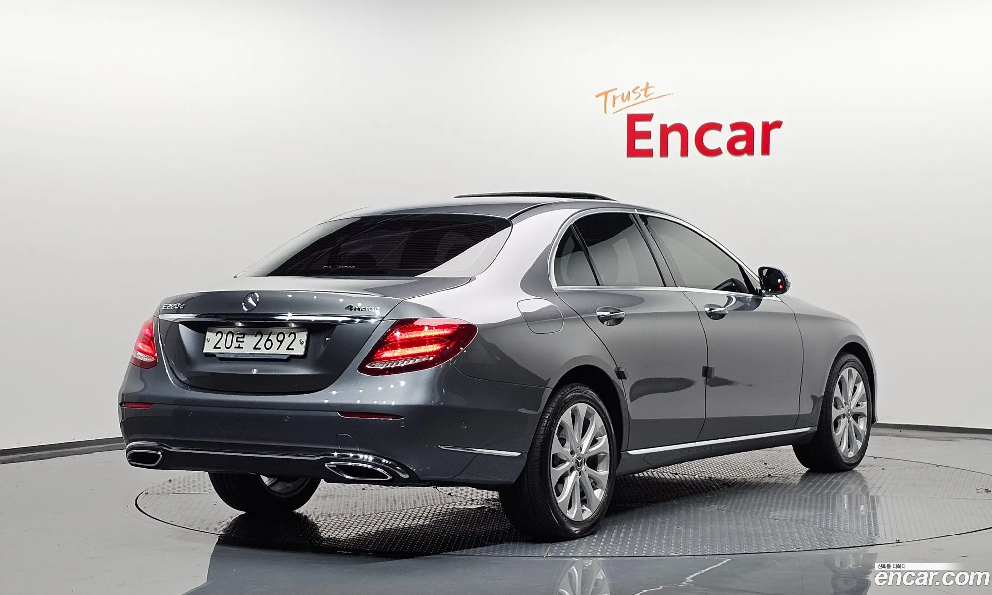 Mercedes-Benz E-Klasse V W213 S213 C238 E220D 4Matic Exclusive 2018 - фотография 16391738