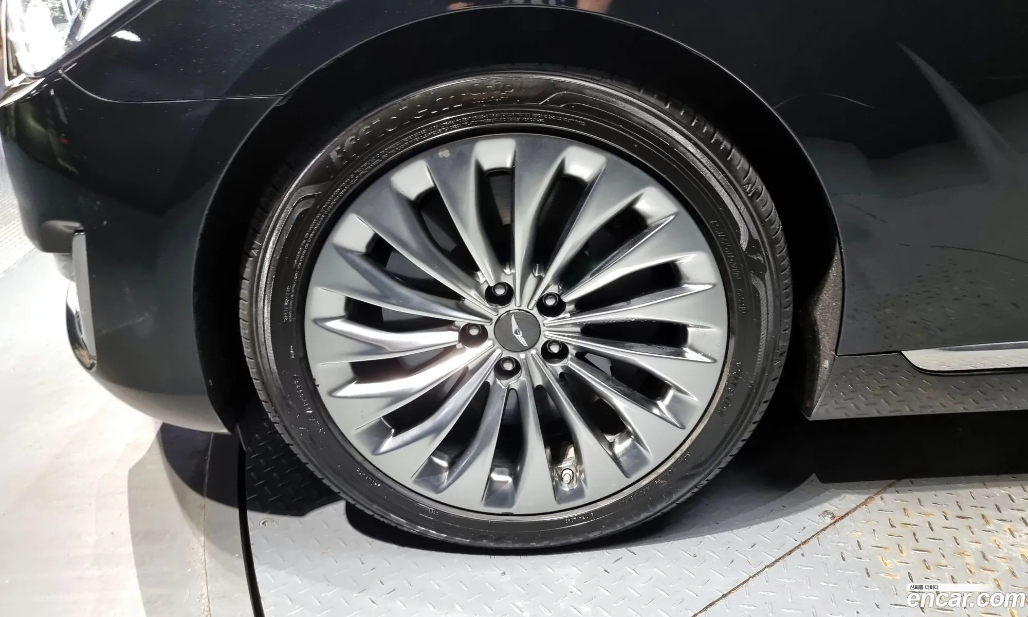 Genesis G90 I 38 Gdi Awd 2017 - фотография 1152732