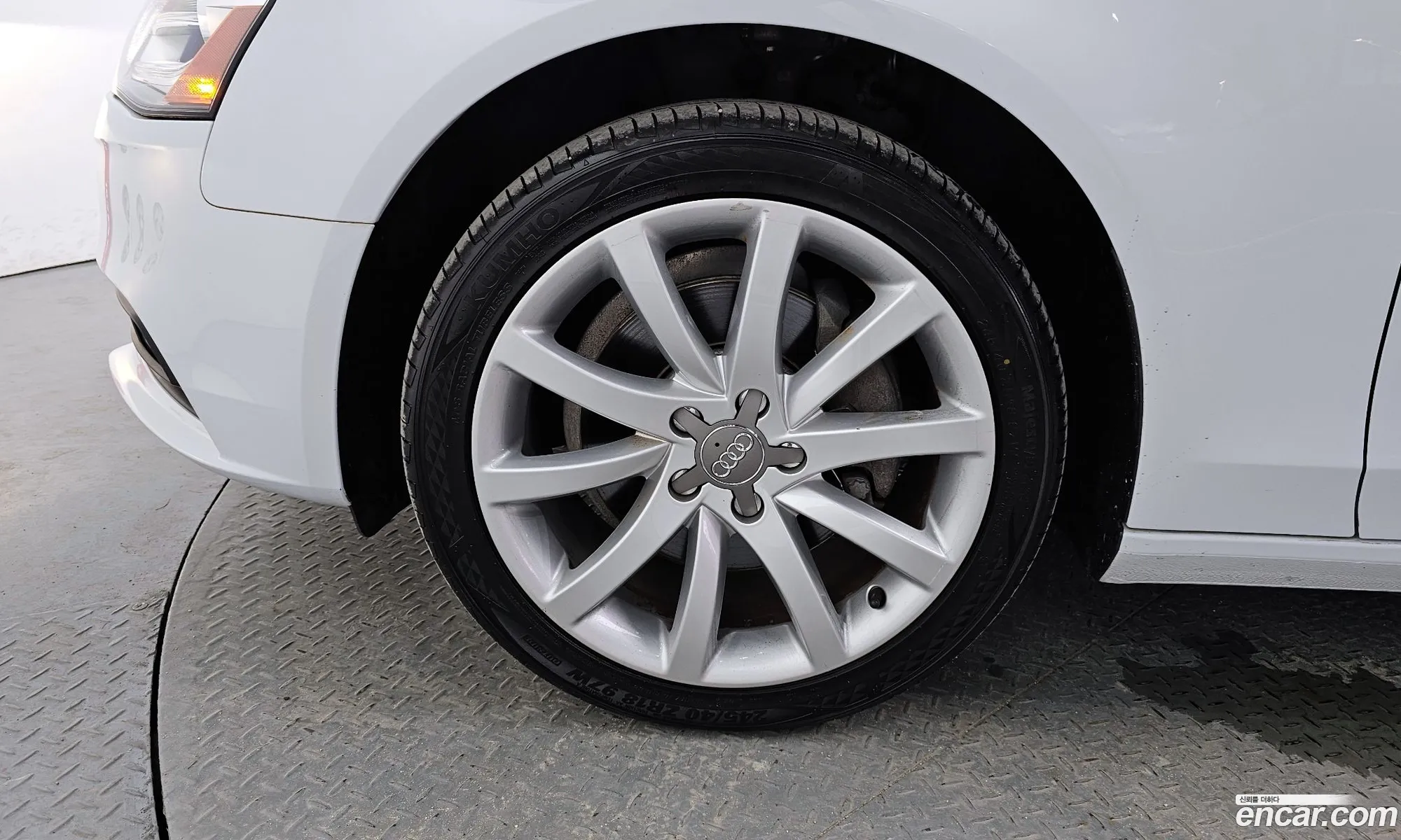 Audi A4 Iv B8 20 Tfsi Quattro Dynamic 2013 - фотография 8541618
