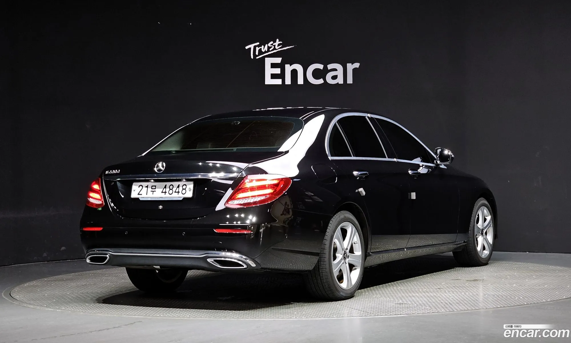 Mercedes E-Class W213 E220D Avantgarde - фотография 16382686