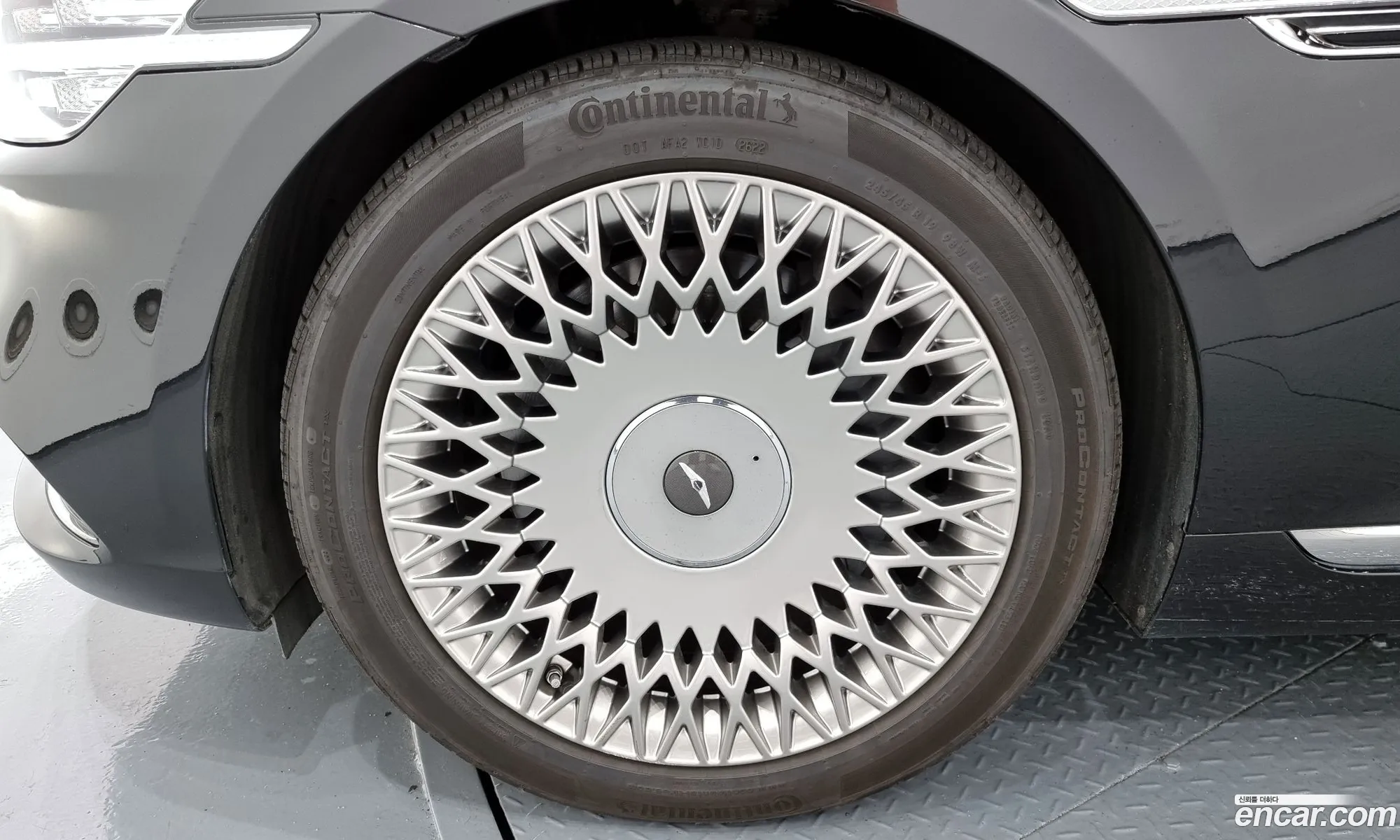 Genesis G90 I 38 Awd 2019 - фотография 19750009