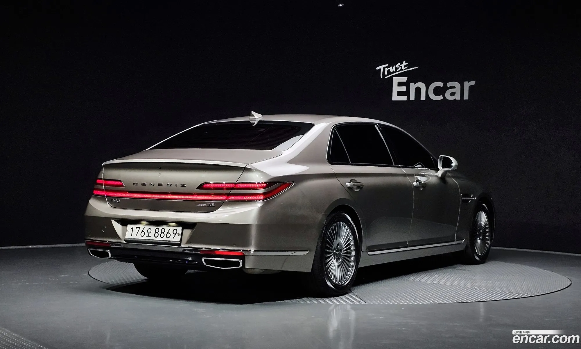 Genesis G90 I 38 Awd 2019 - фотография 19749982