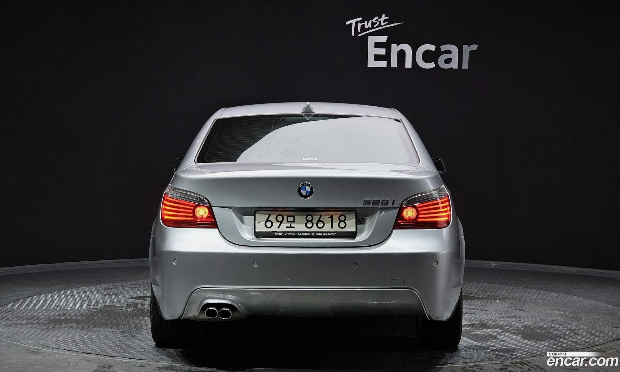 BMW 5Er 528I Sedan Se 2010 - фотография 19768949