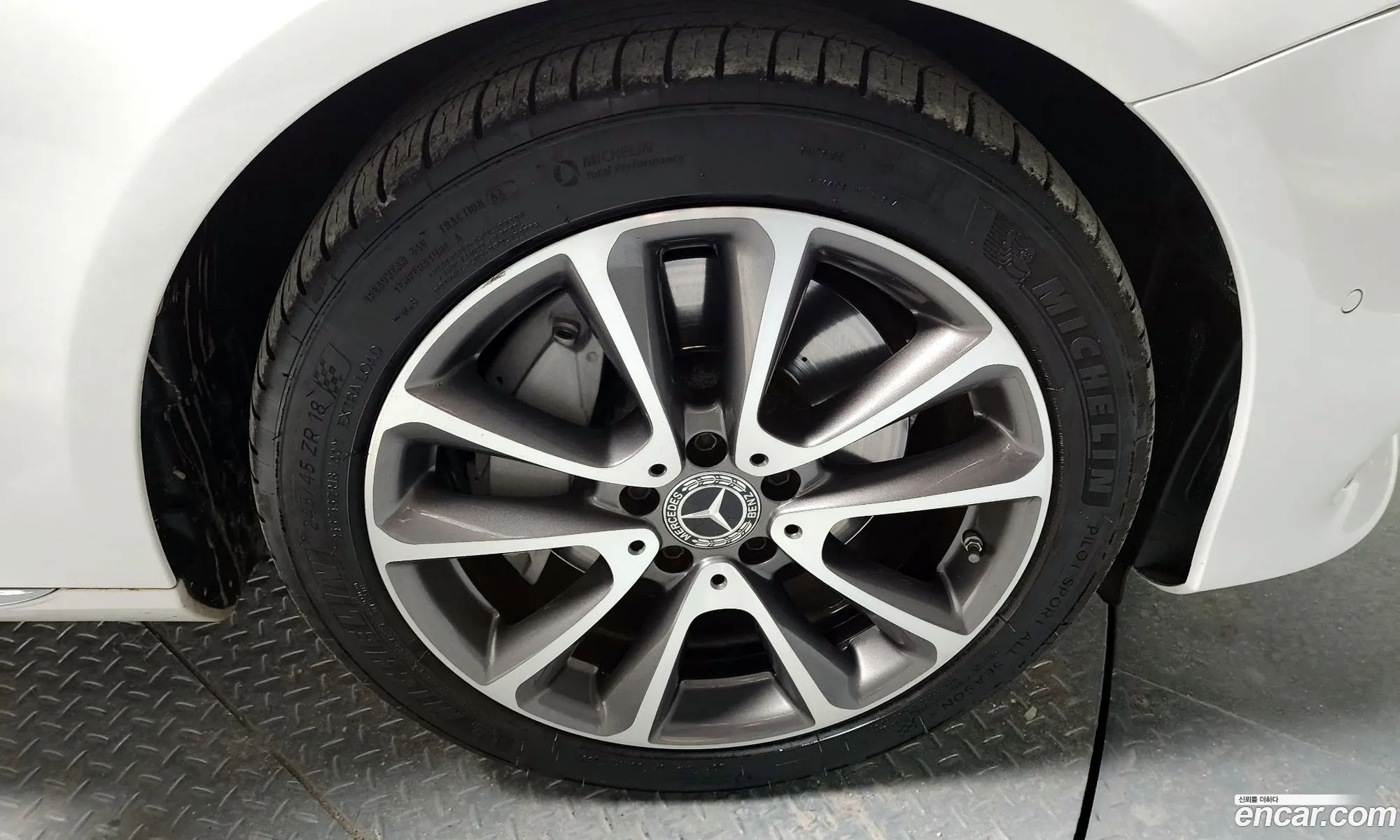 Mercedes-Benz E-Klasse V W213 S213 C238 E300 4Matic Avant Garde 2019 - фотография 18702903