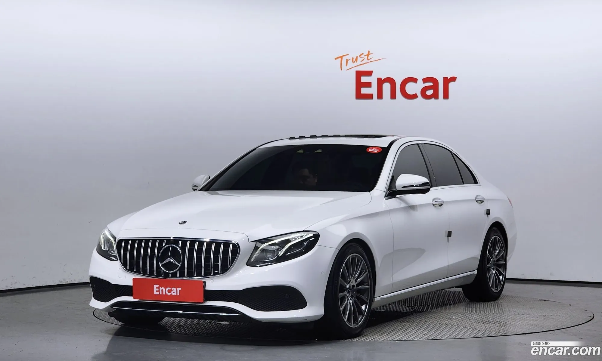 Mercedes-Benz E-Klasse E220D Avant Garde 2017 - фотография 16377003