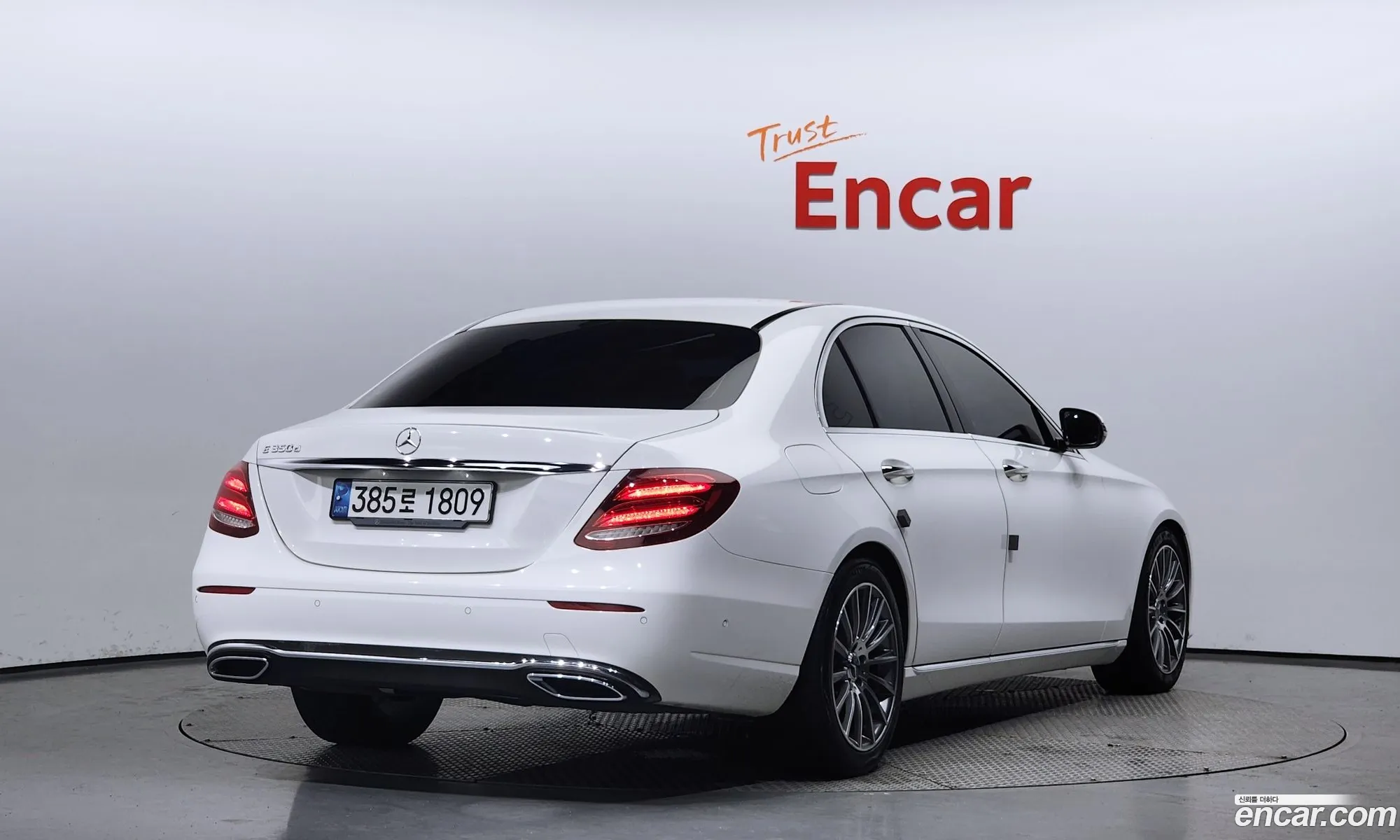 Mercedes-Benz E-Klasse E220D Avant Garde 2017 - фотография 16377004