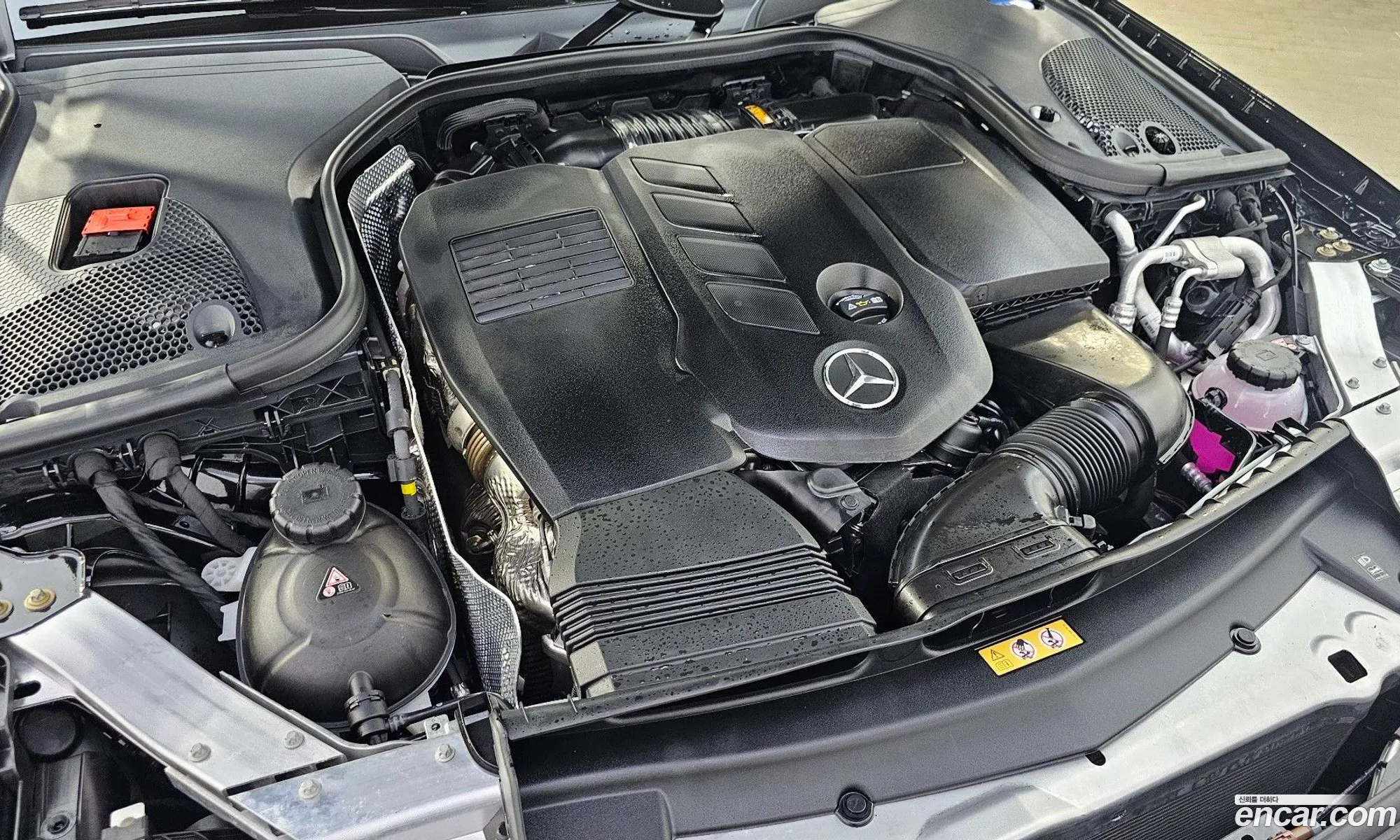 Mercedes-Benz E-Klasse E300D 4Matic Coupe 2023 - фотография 16365784