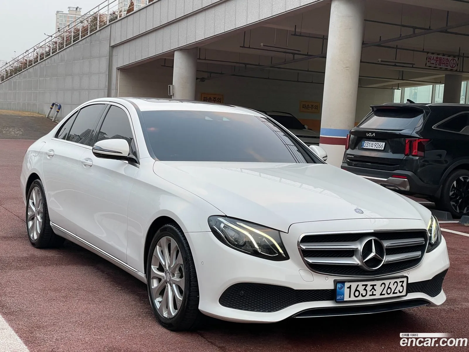 Mercedes-Benz E-Klasse E200 Avant Garde 2016 - фотография 18641278